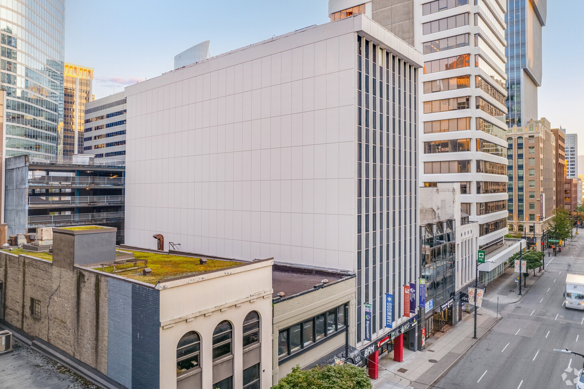 549 Howe St, Vancouver, BC for Rent