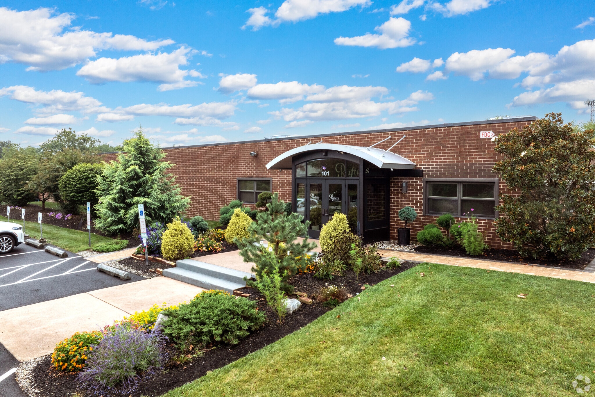 101 Friends Ln, Newtown, PA for Sale