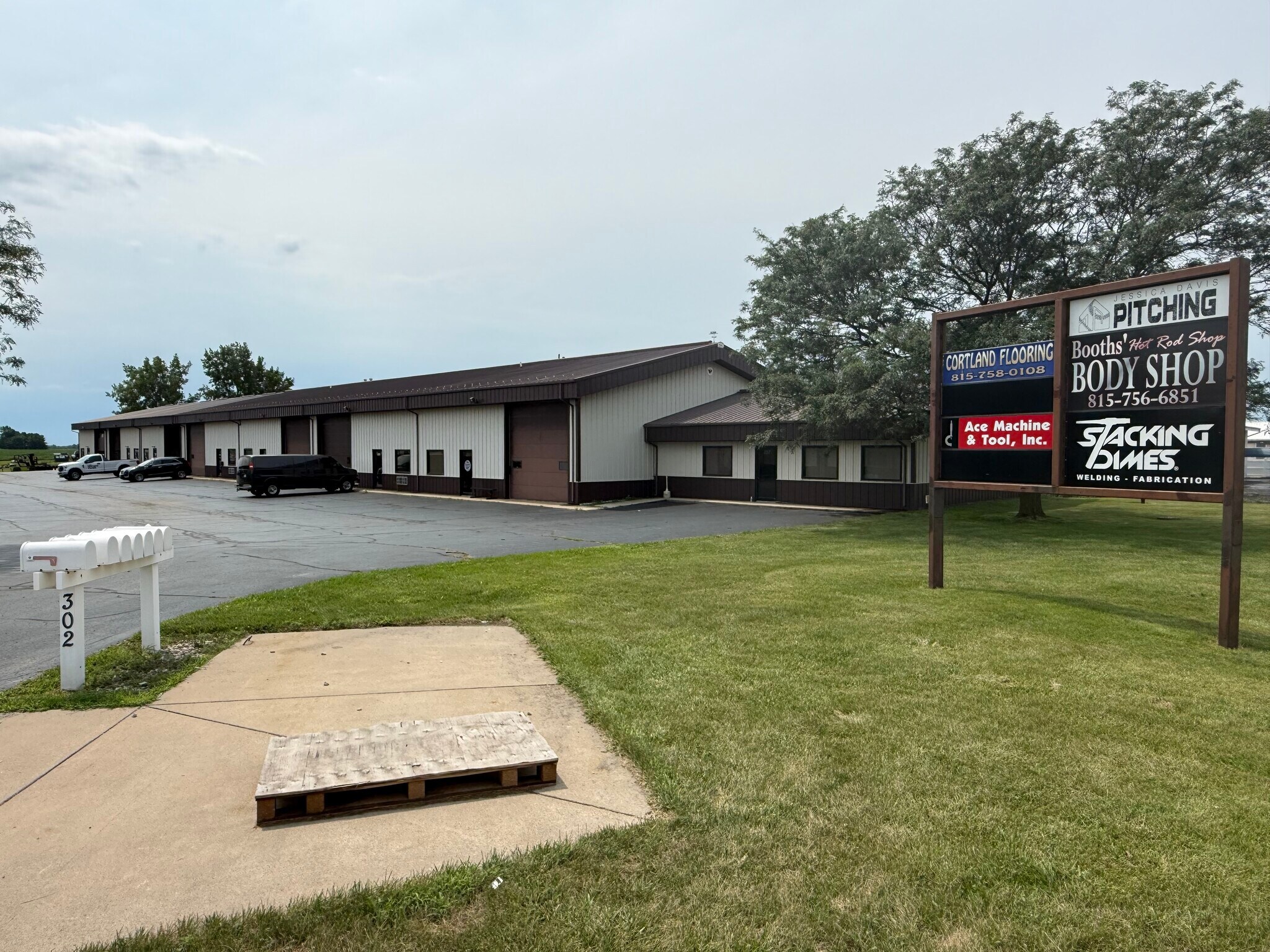 302 W Lincoln Hwy, Dekalb, IL for Rent