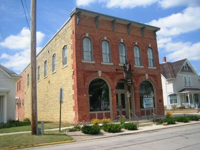 331 S Main St, Spillville, IA for Sale