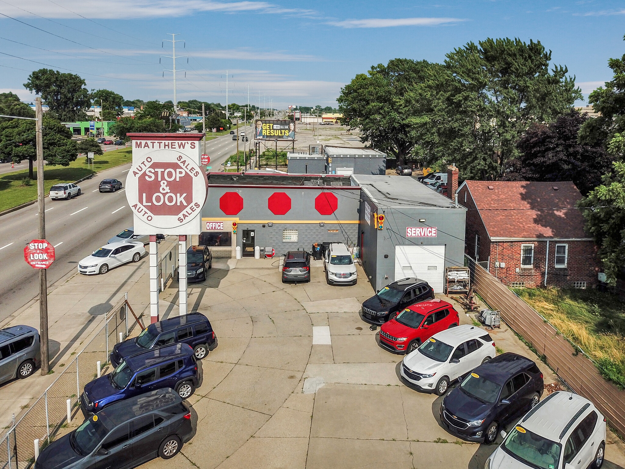 8146 E 8 Mile Rd, Detroit, MI for Rent