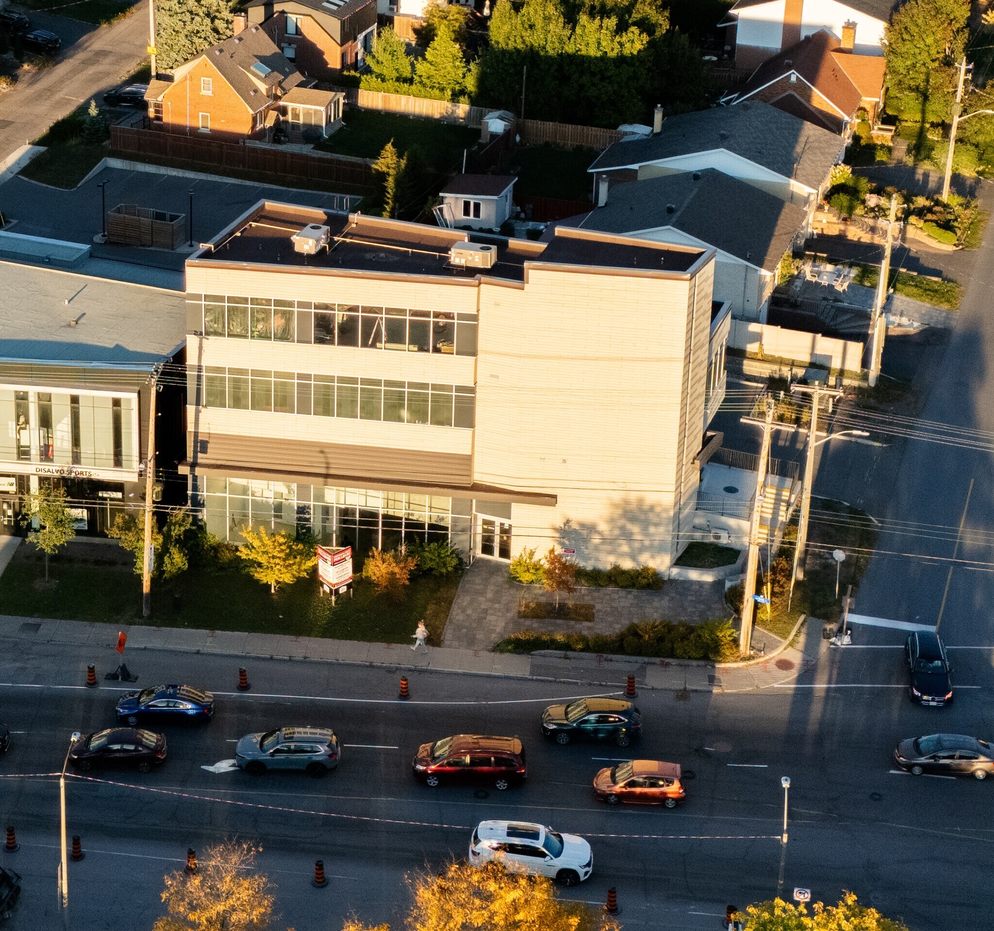 1637 Bank St, Ottawa, ON for Rent