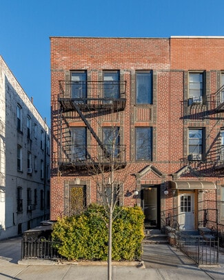 Astoria, NY Apartments - 3521 Crescent St