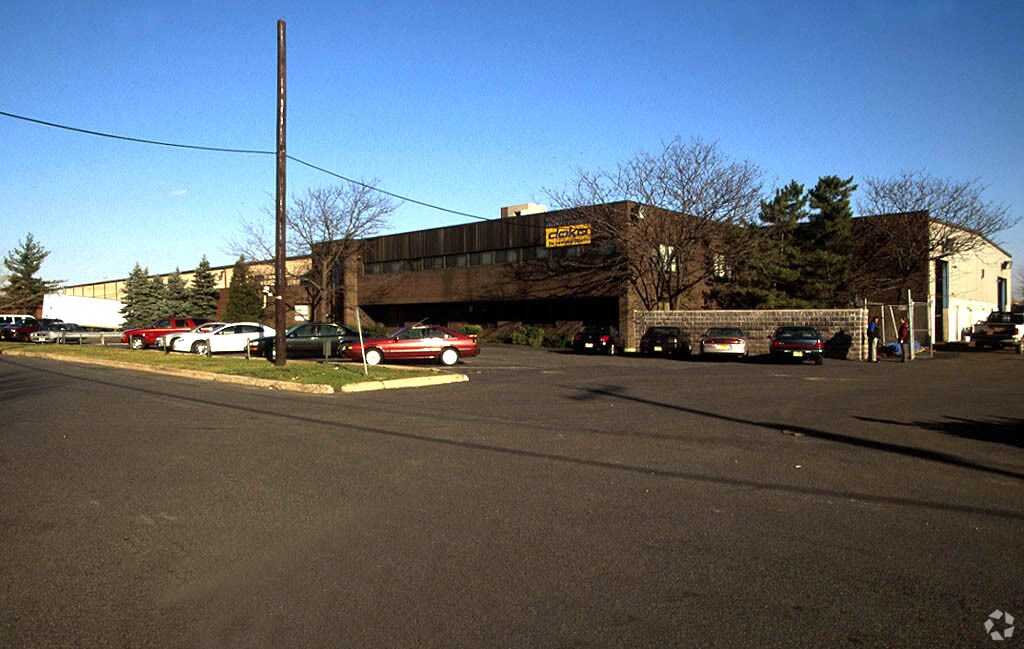 212216 Gates Rd Little Ferry, NJ 07643 Industrial Property for Sale