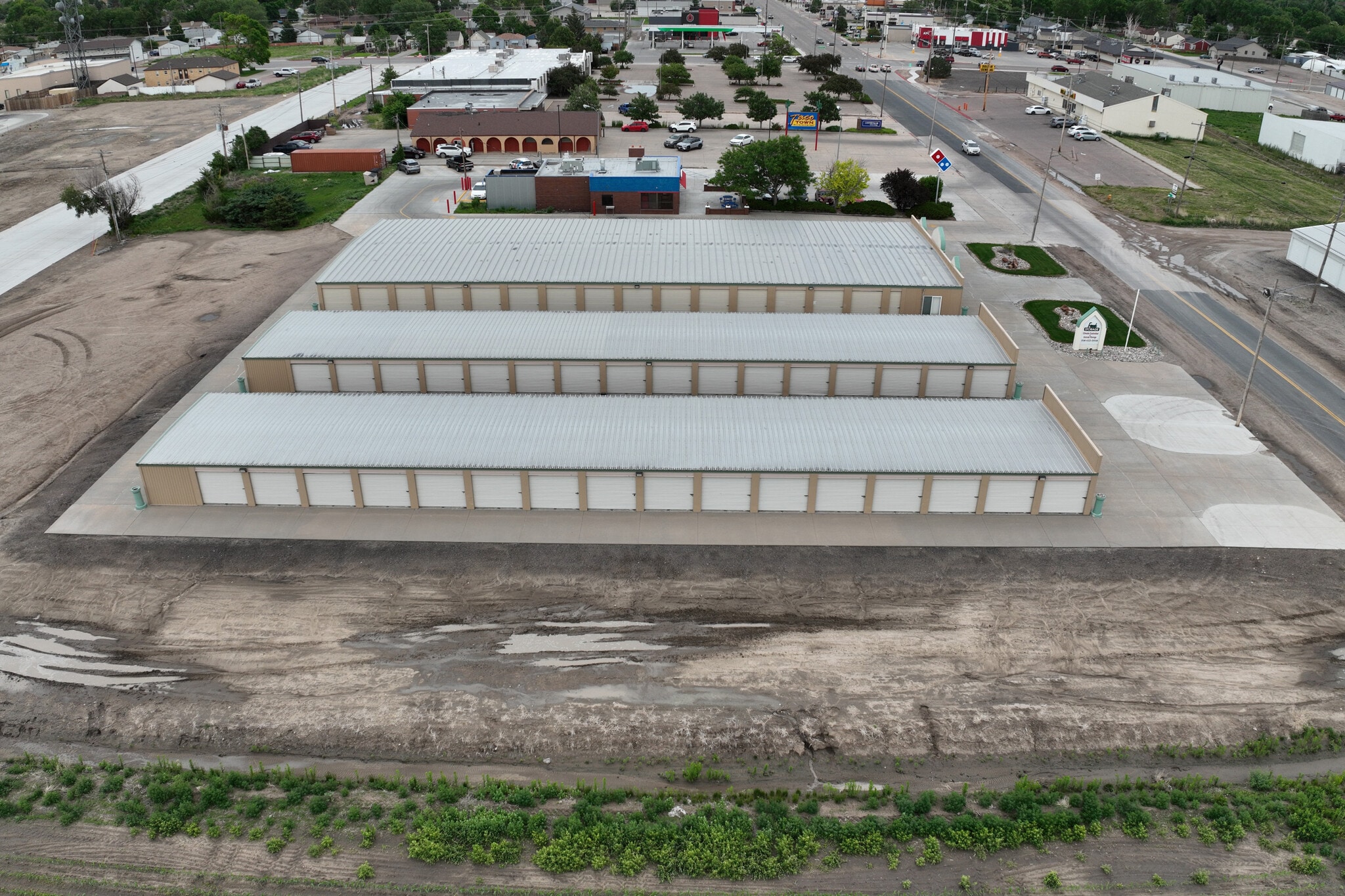 1011 W 27th St, Scottsbluff, NE for Sale