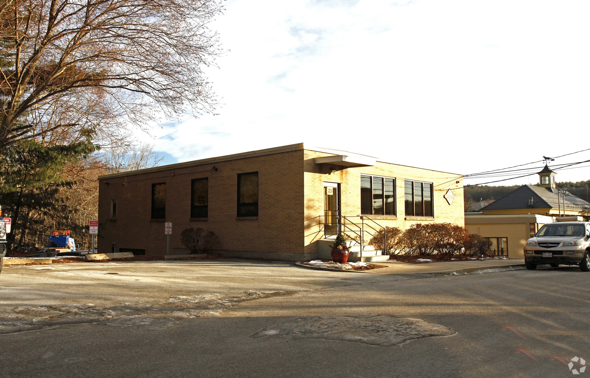 25 Fox Rd, Waltham, MA for Rent
