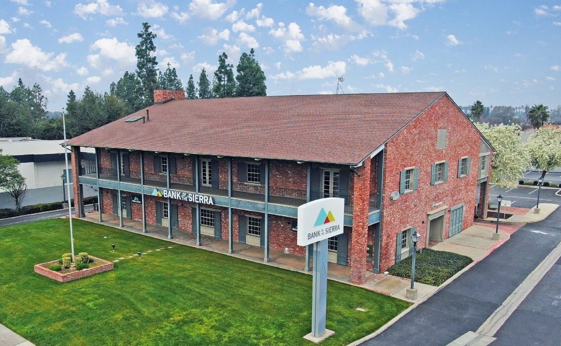 636 E Shaw Ave, Fresno, CA for Sale