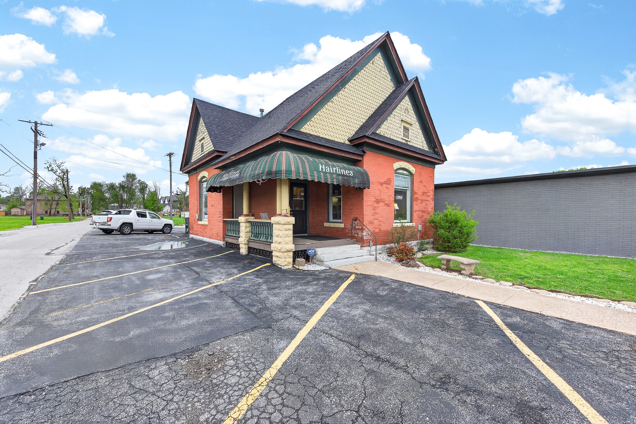 412 W Walnut St, Rogers, AR for Sale