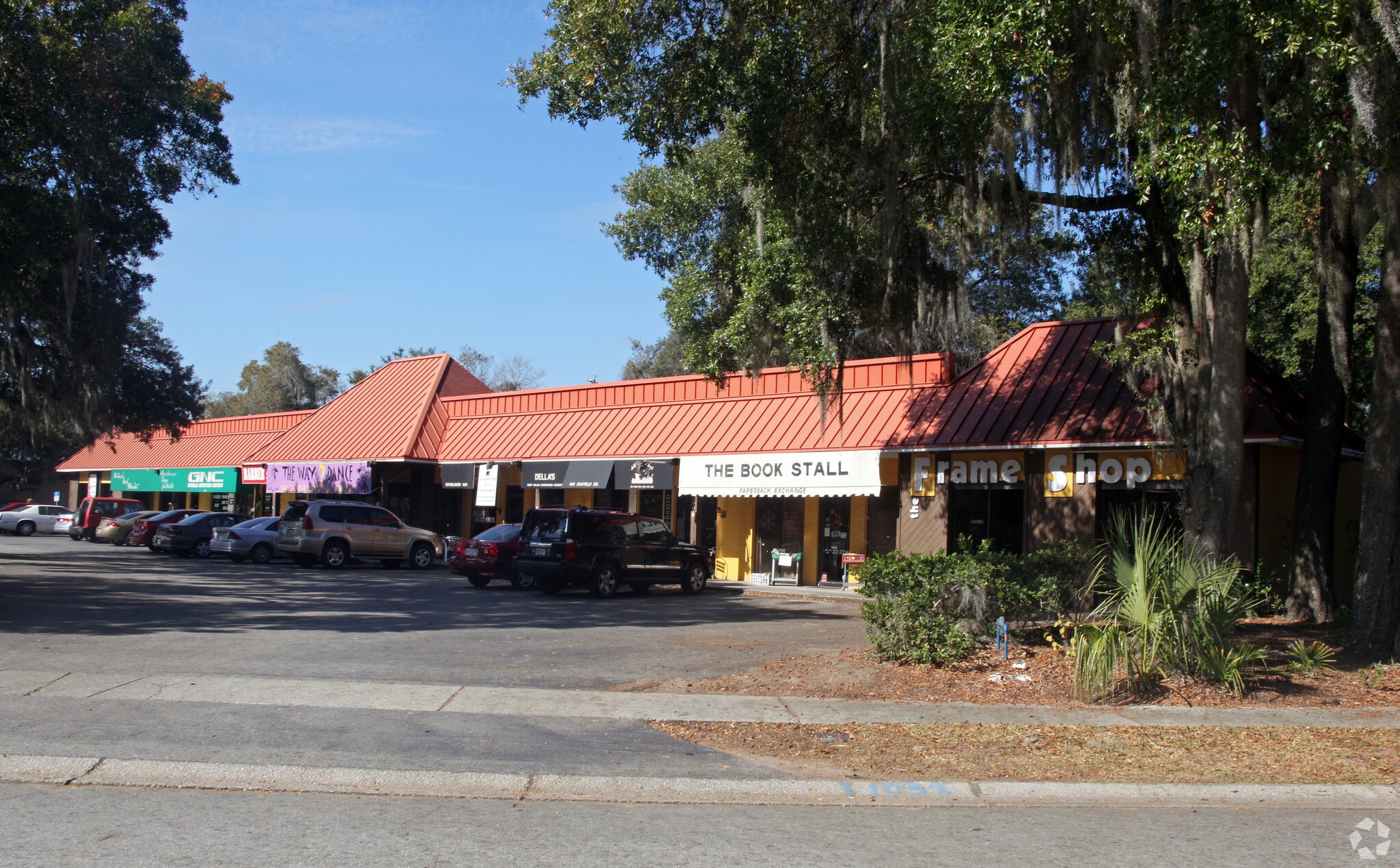 608-618 Oakfield Dr, Brandon, FL for Rent