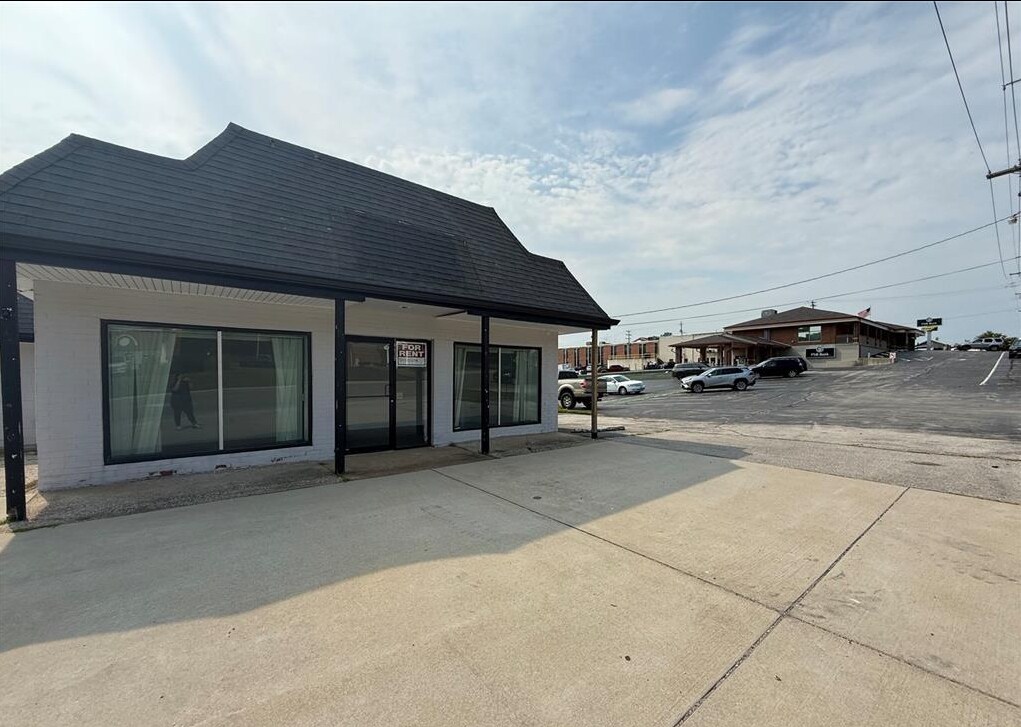 10639 Business Route 21, Hillsboro, MO for Rent