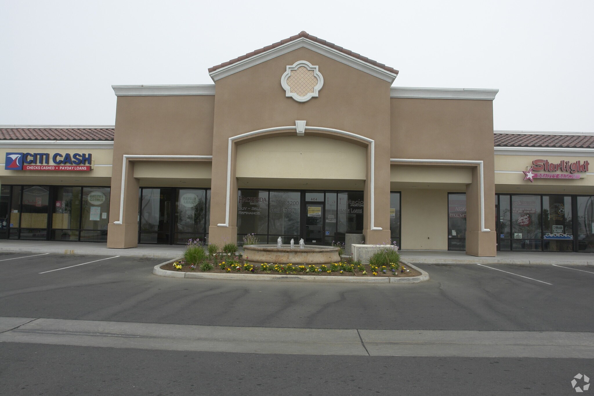 44544474 W Ashlan Ave Fresno, CA 93722 Shopping Center Property for Lease on