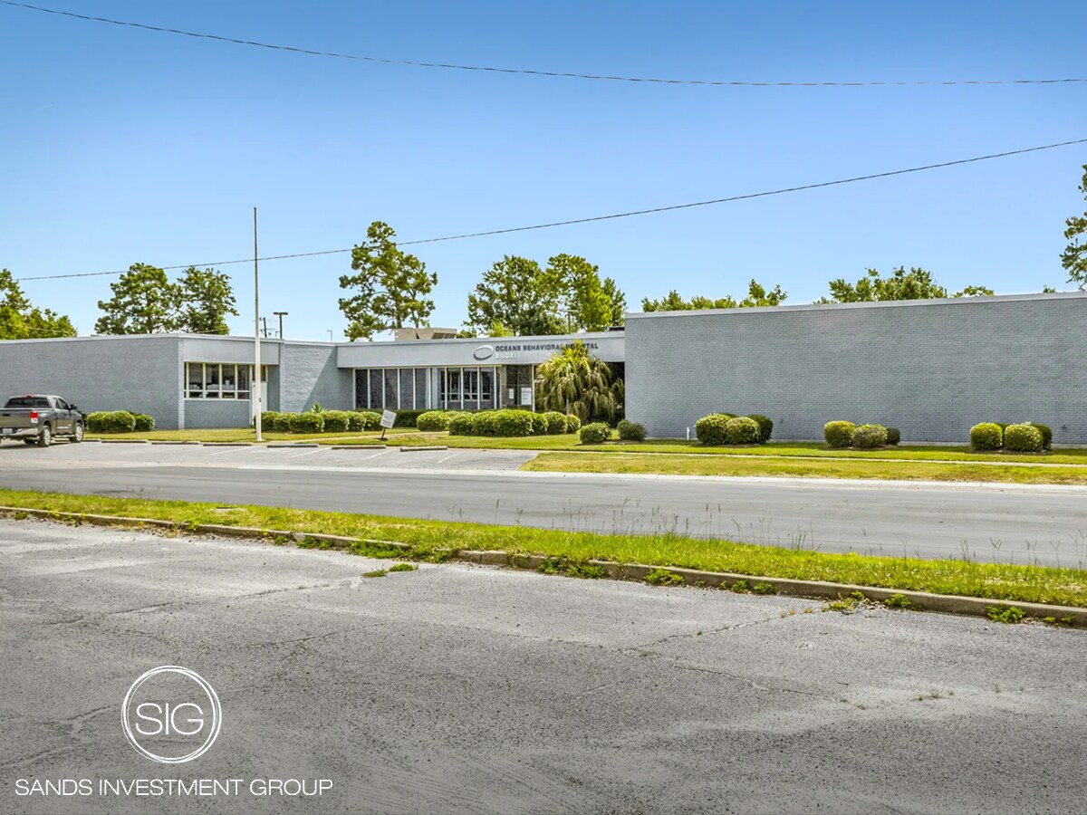 152 Gateway Dr, Biloxi, MS for Sale