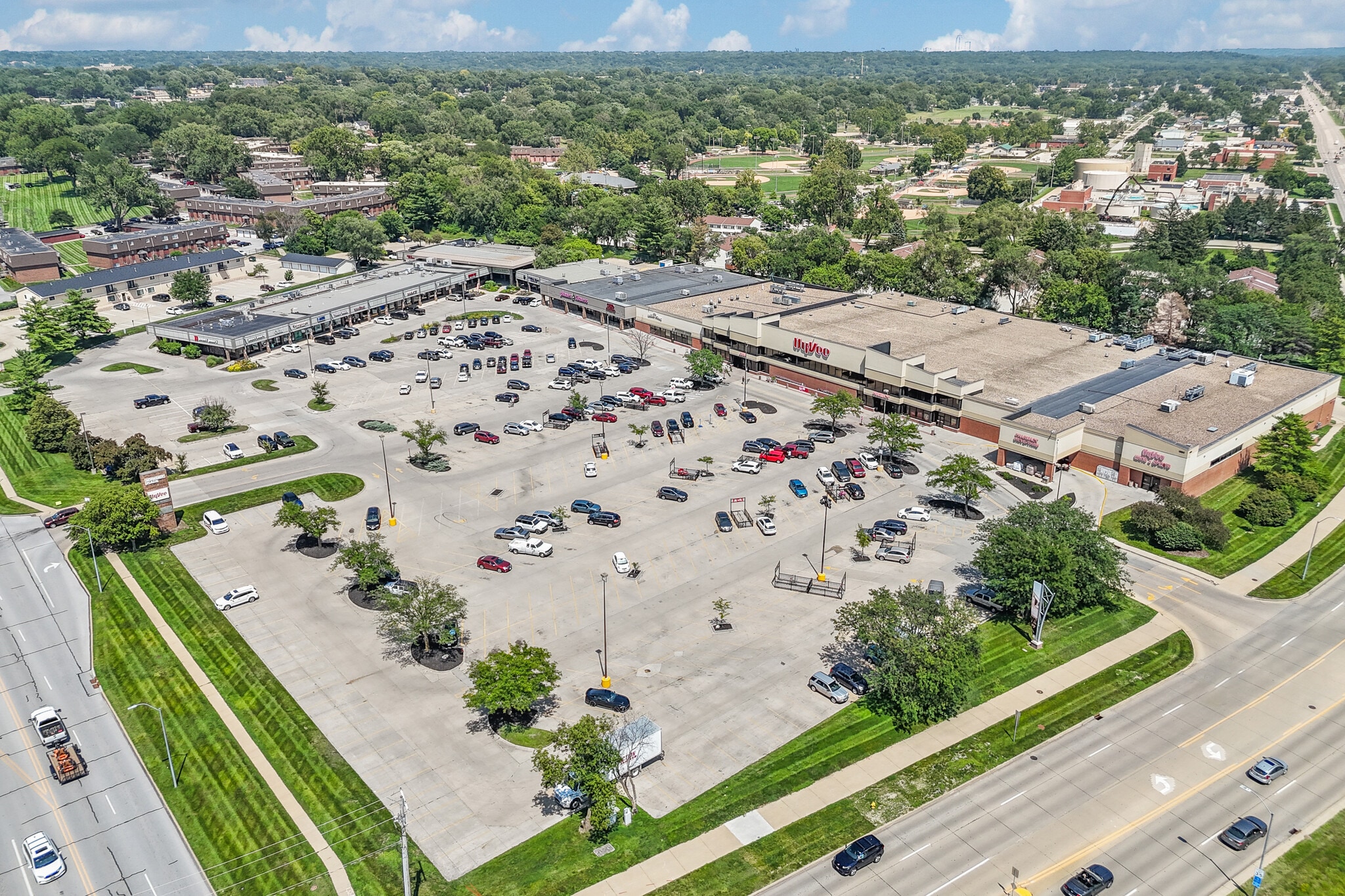 1960-1984 Grand Ave, West Des Moines, IA for Rent