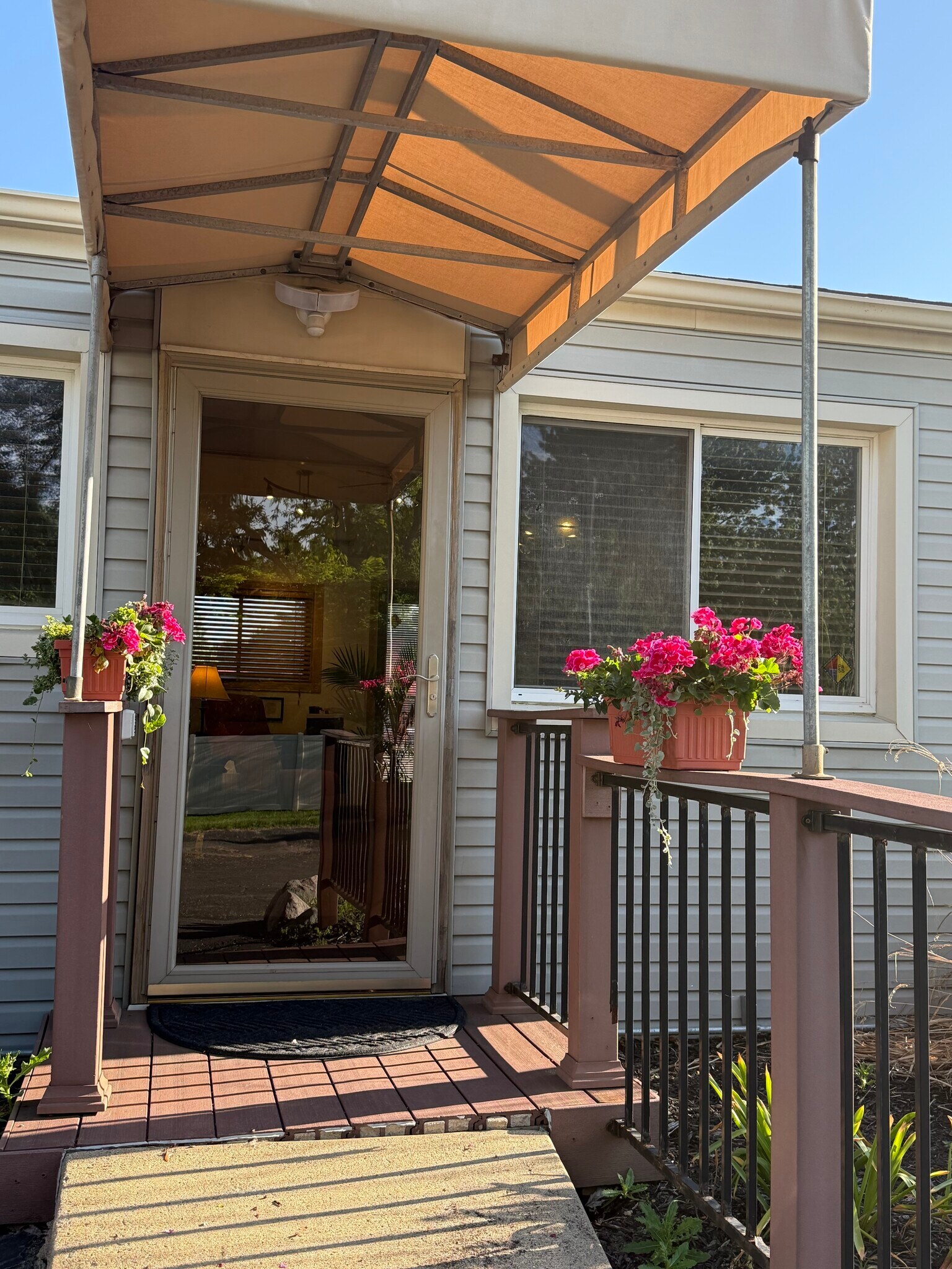 5619 Highland Rd, Waterford, MI for Sale