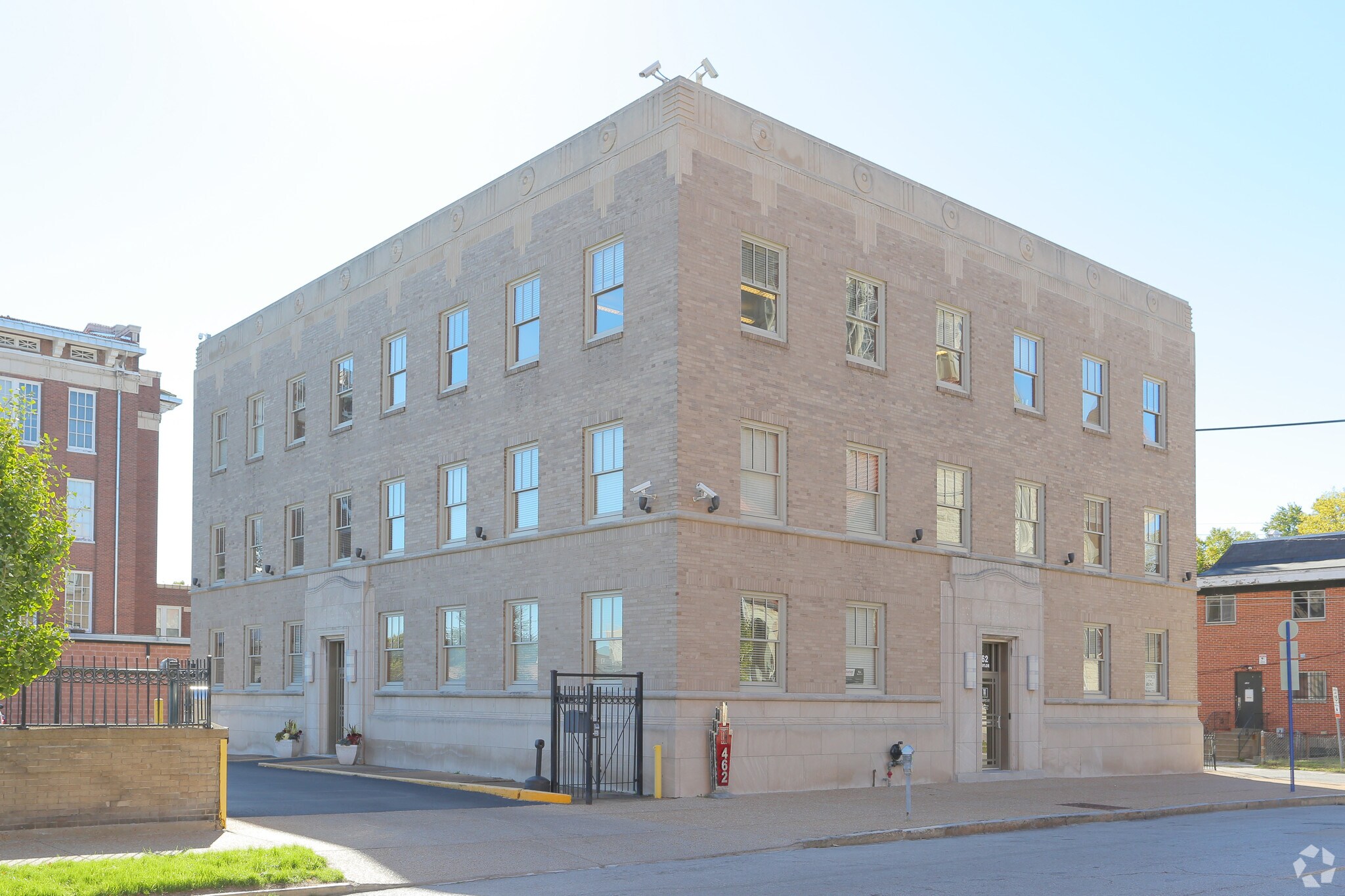 462 N Taylor Ave, Saint Louis, MO for Rent