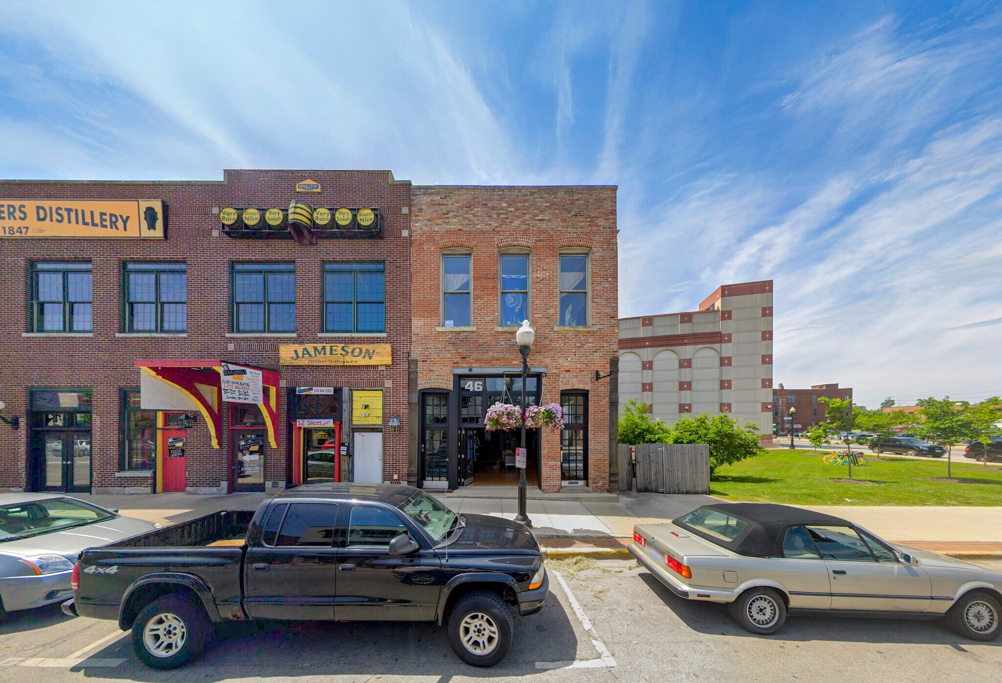 46 W New York St, Aurora, IL for Sale