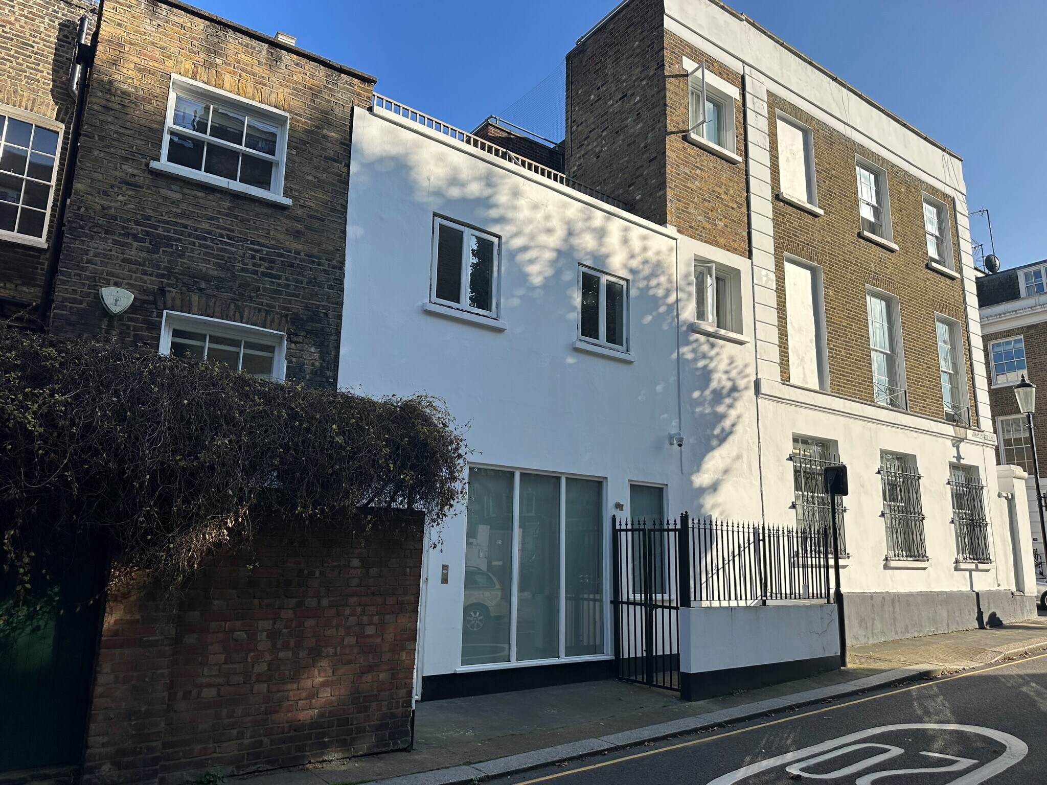 1 Bray Pl, London, LND for Rent