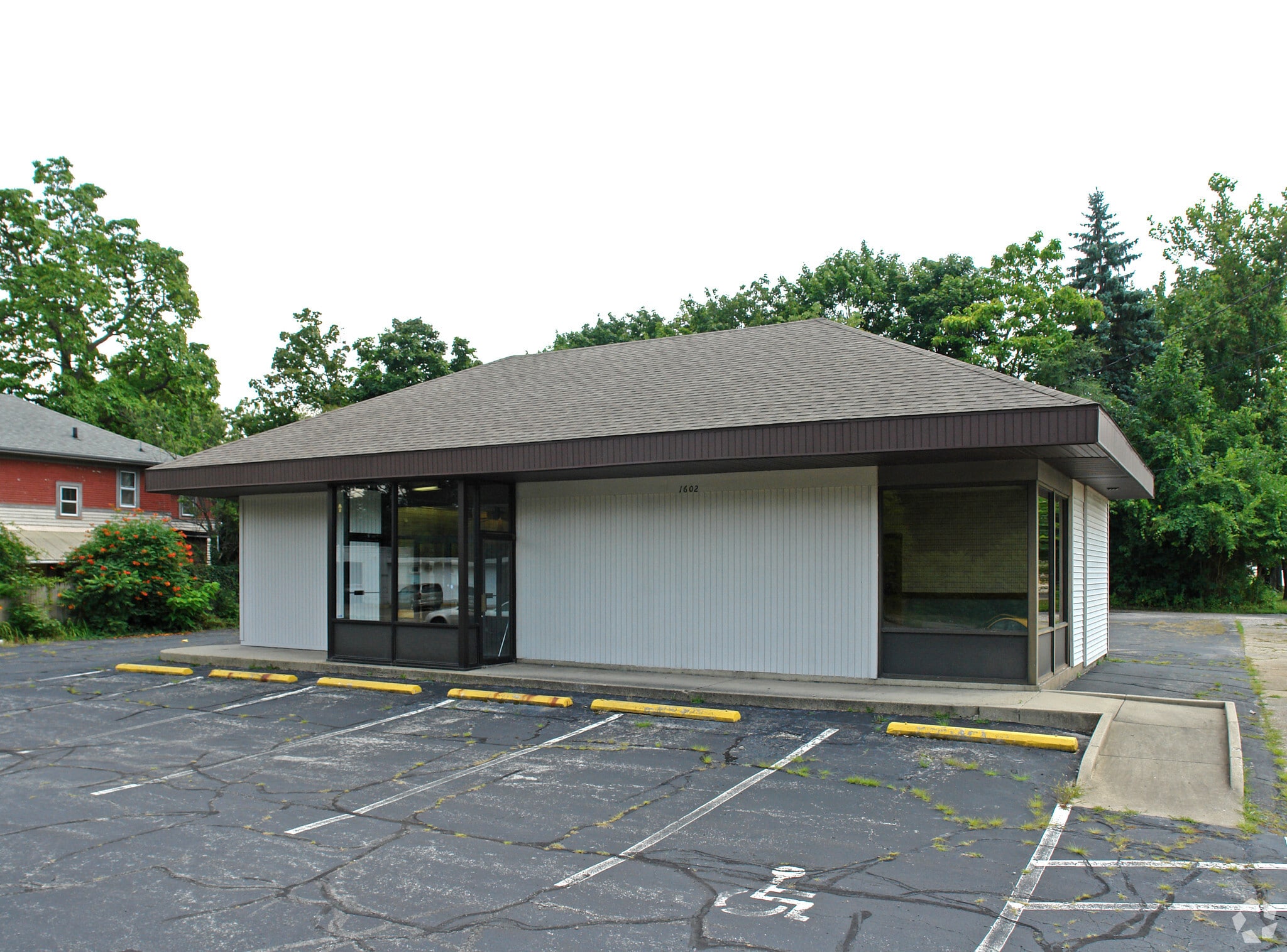 1602 E Lincolnway, South Bend, IN for Sale