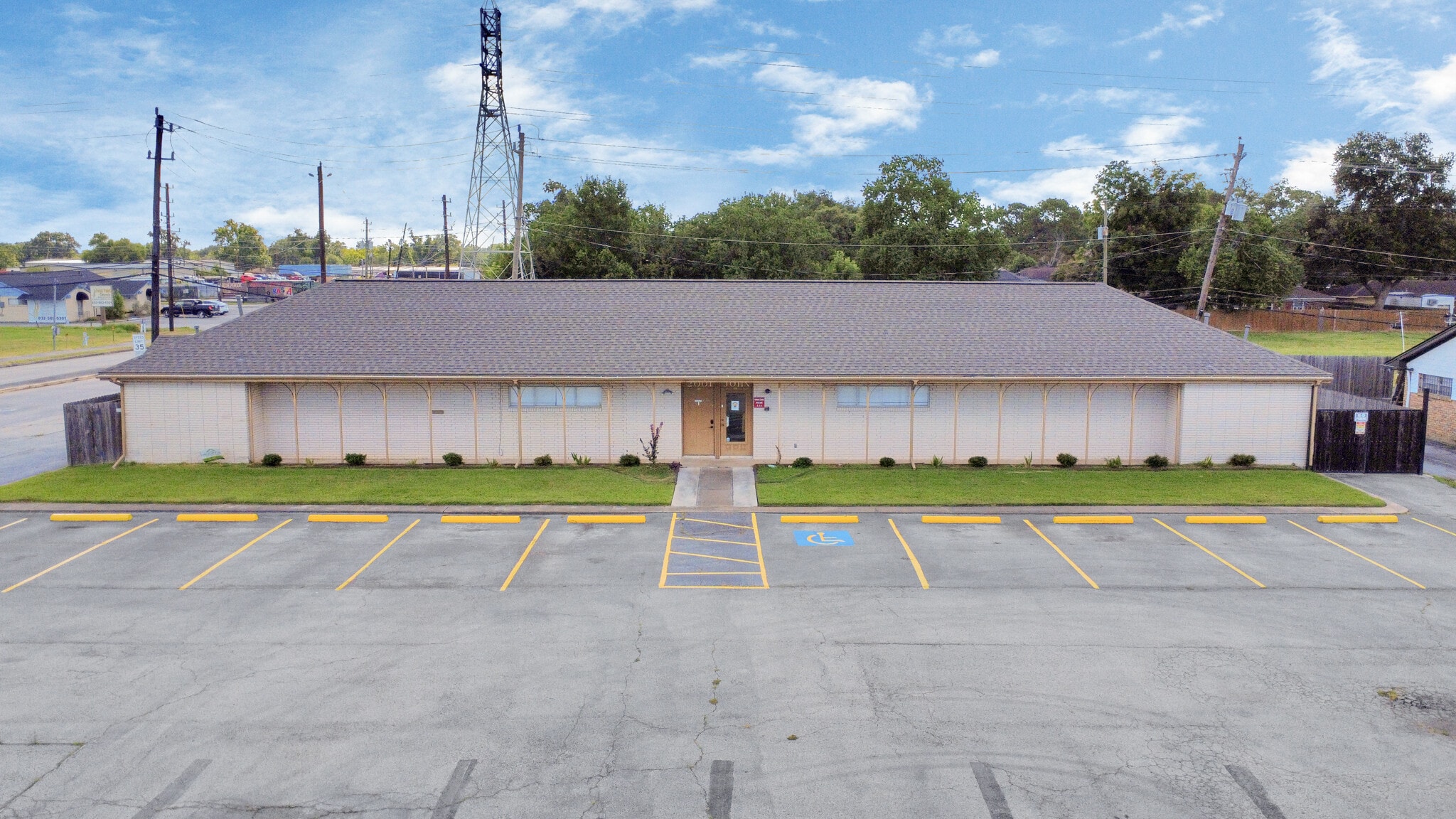2001 John St, Pasadena, TX for Rent