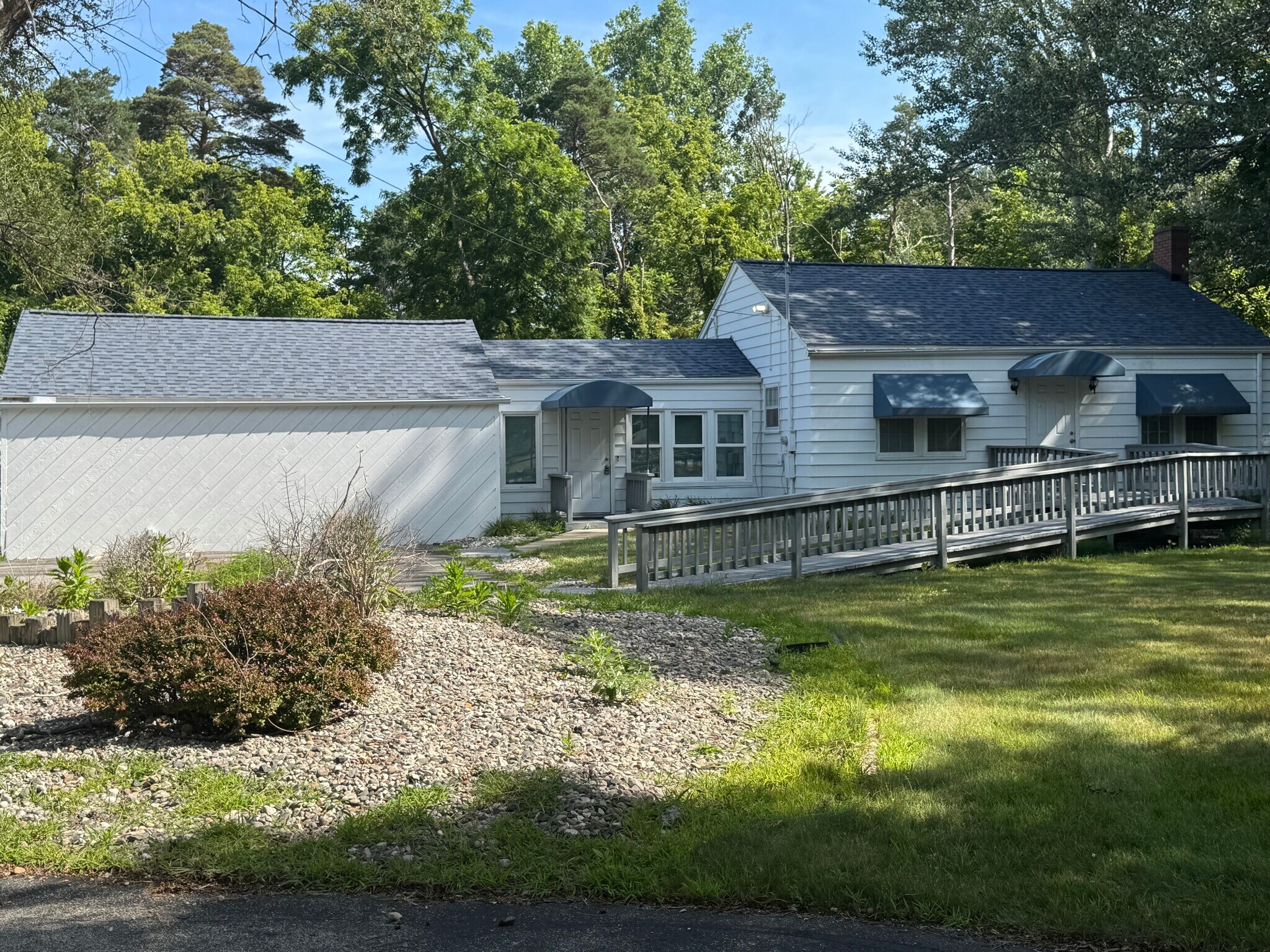 2702 Mccarty Rd, Saginaw, MI for Rent