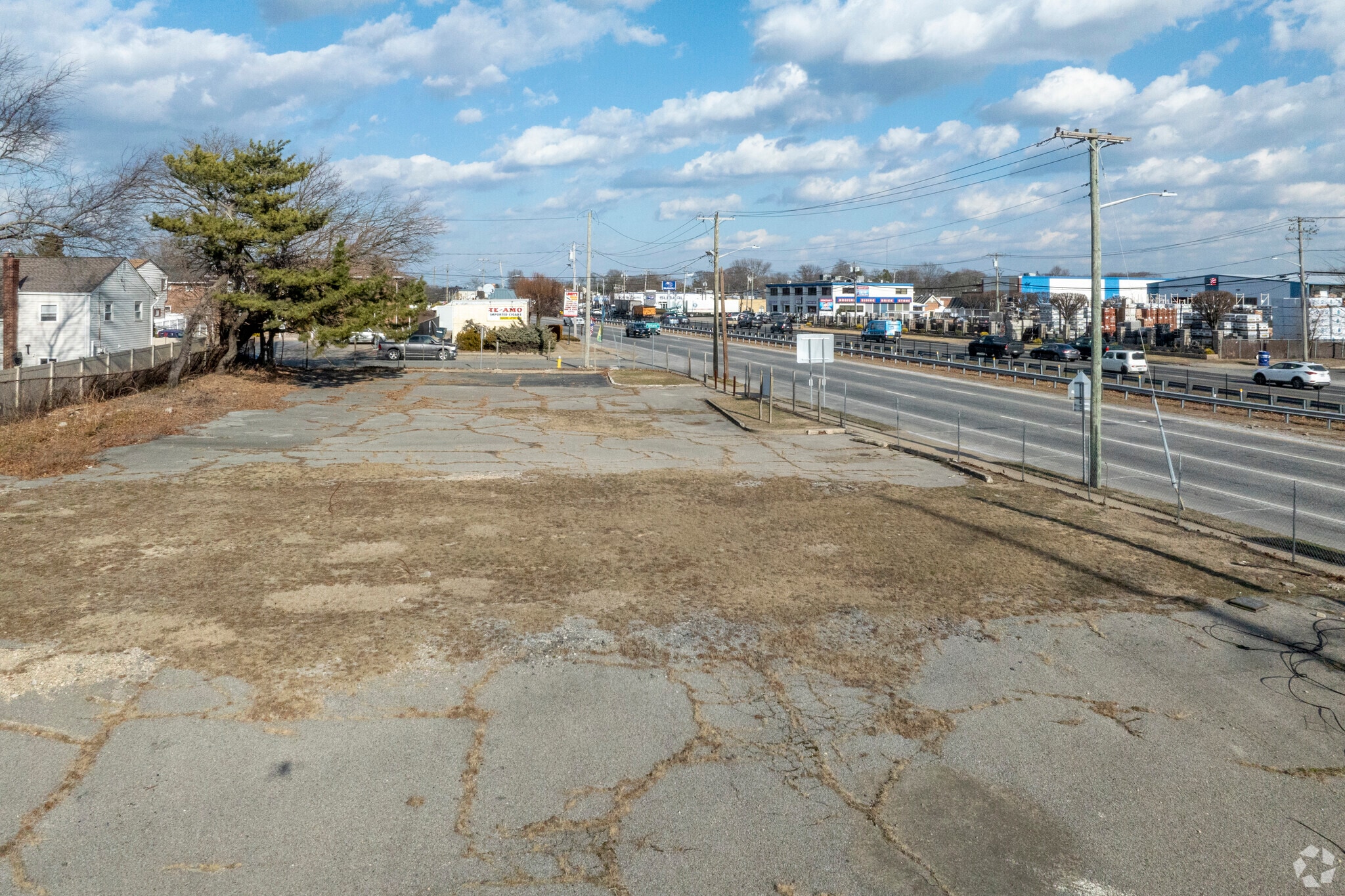 240 E Sunrise Hwy, Lindenhurst, NY for Rent