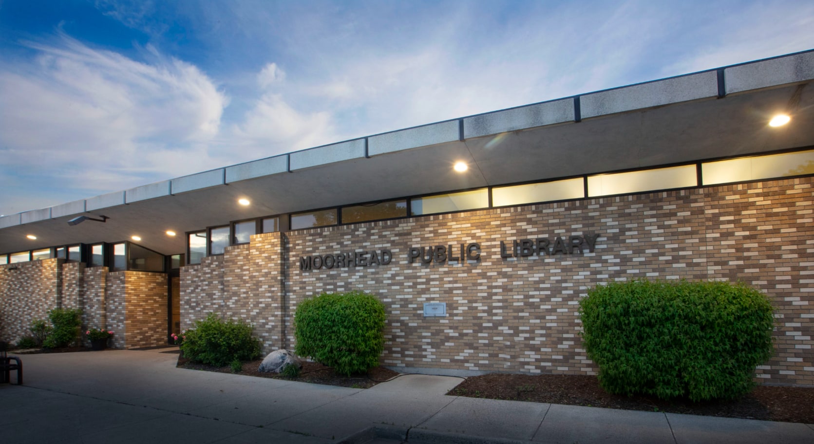 118 5th St S, Moorhead, MN for Sale