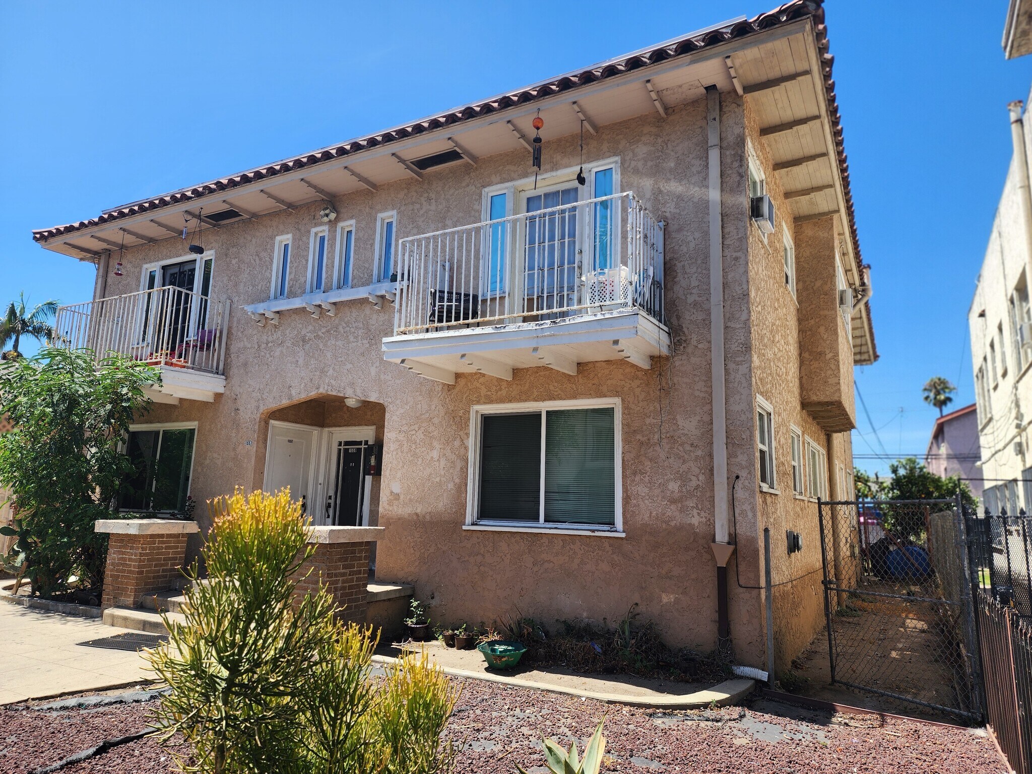 1557 Pine Ave, Long Beach, CA for Sale