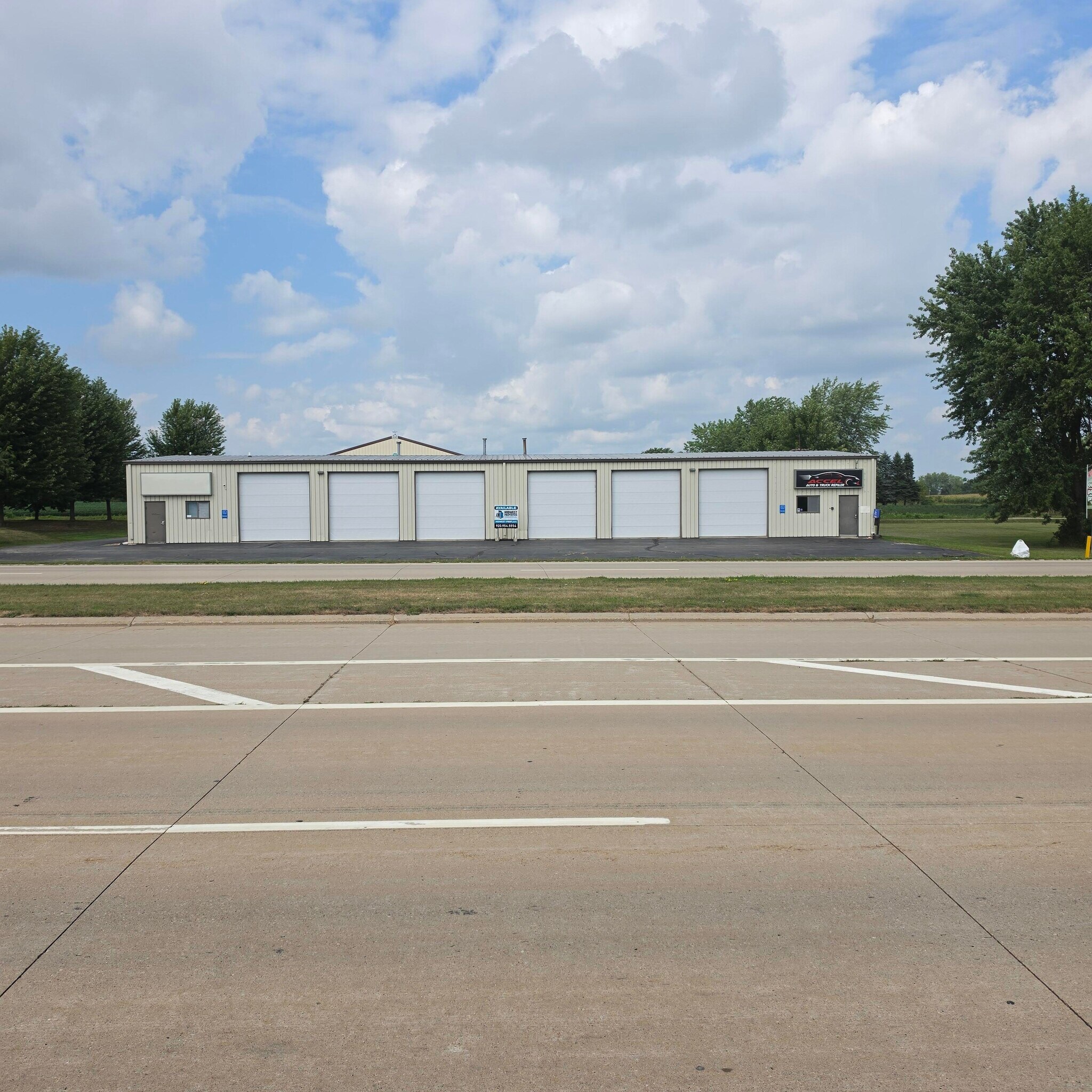 W6131 Schroth Ln, Greenville, WI for Sale