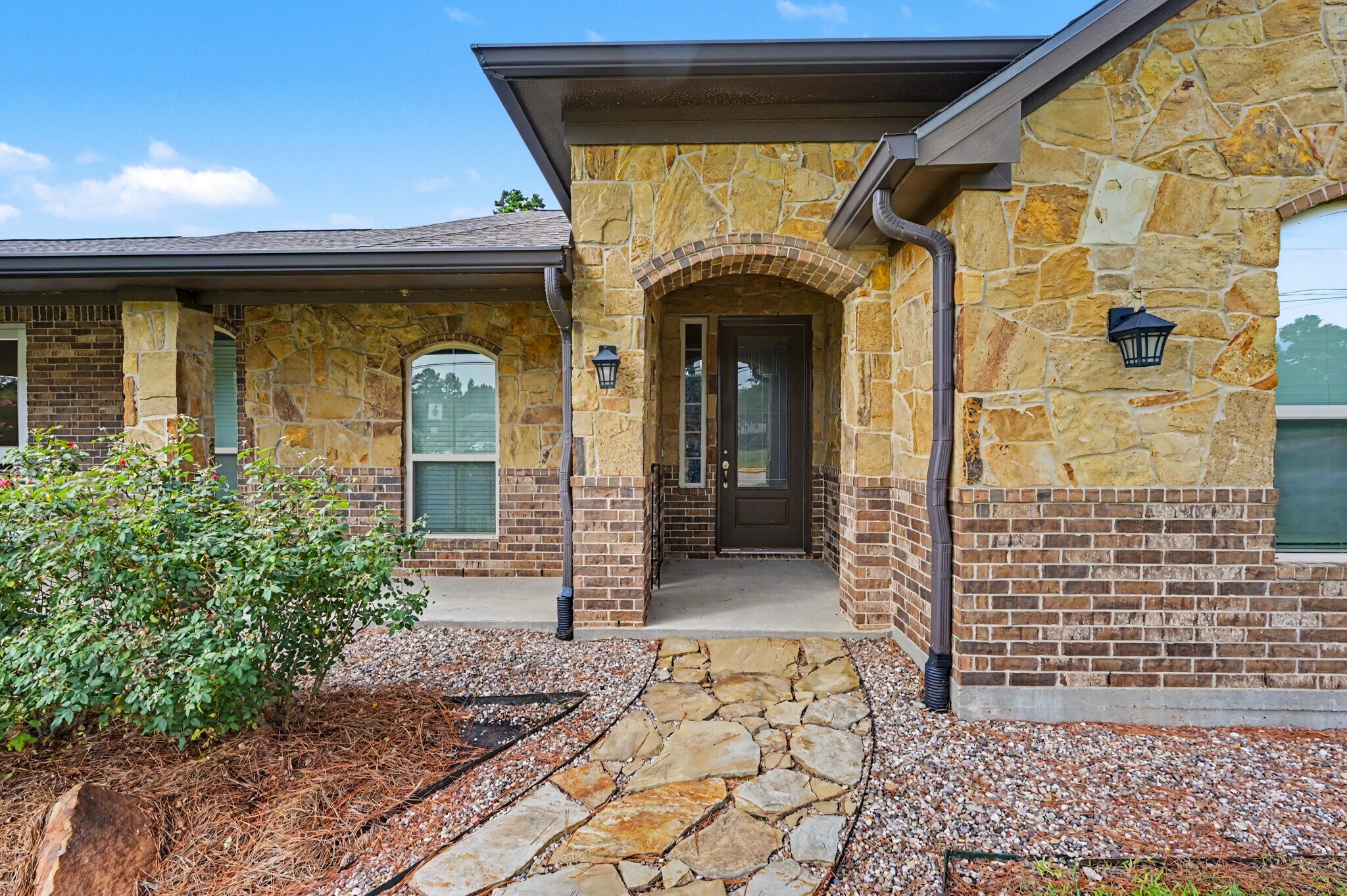 5155 W Davis St, Conroe, TX for Rent