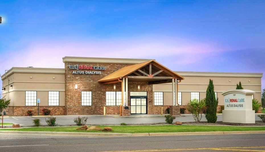 1401 E Broadway St, Altus, OK for Sale