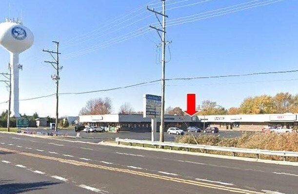 2114 W Algonquin Rd, Lake In The Hills, IL for Rent