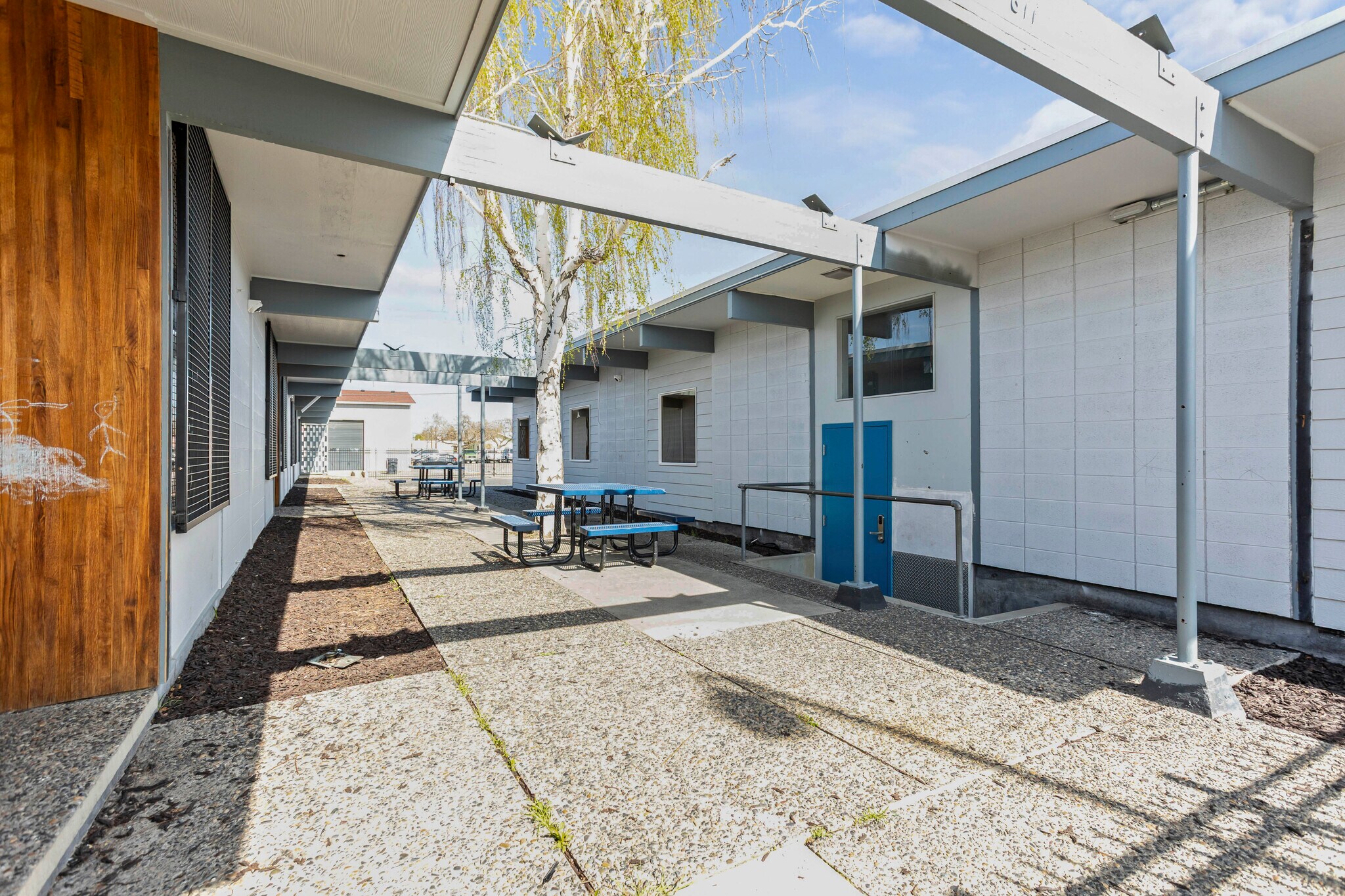611 W Columbia St, Pasco, WA for Sale