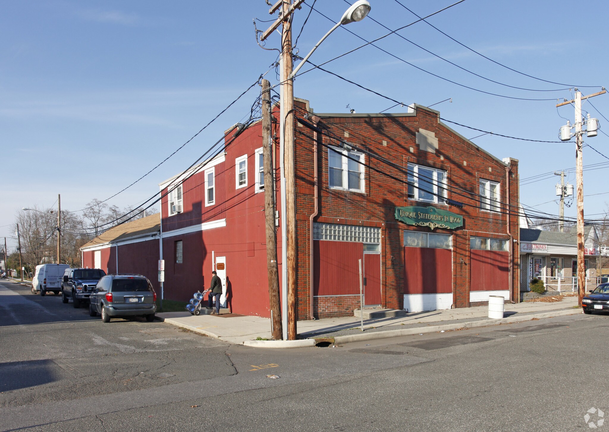 3 Railroad Plz, Bay Shore, NY for Sale
