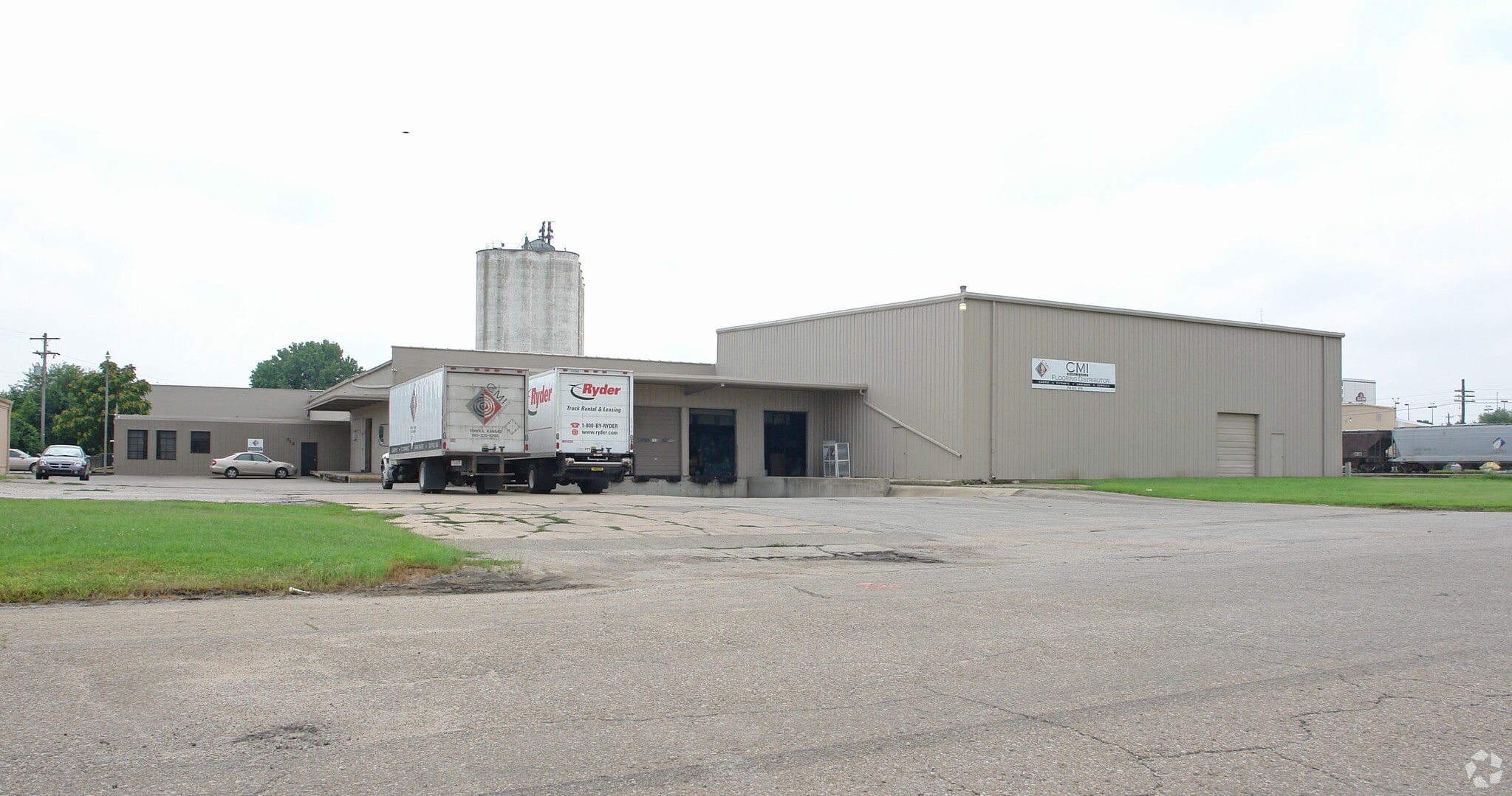 713 SE 8th Ave, Topeka, KS for Sale