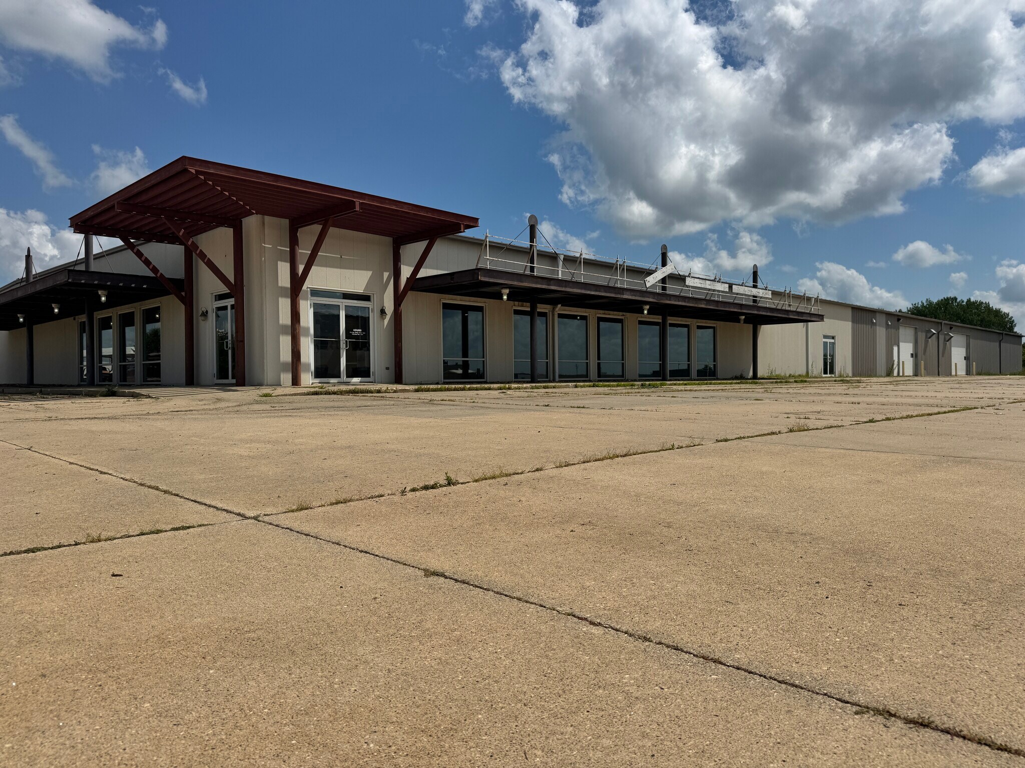 1450 N 2nd St, Cherokee, IA for Rent