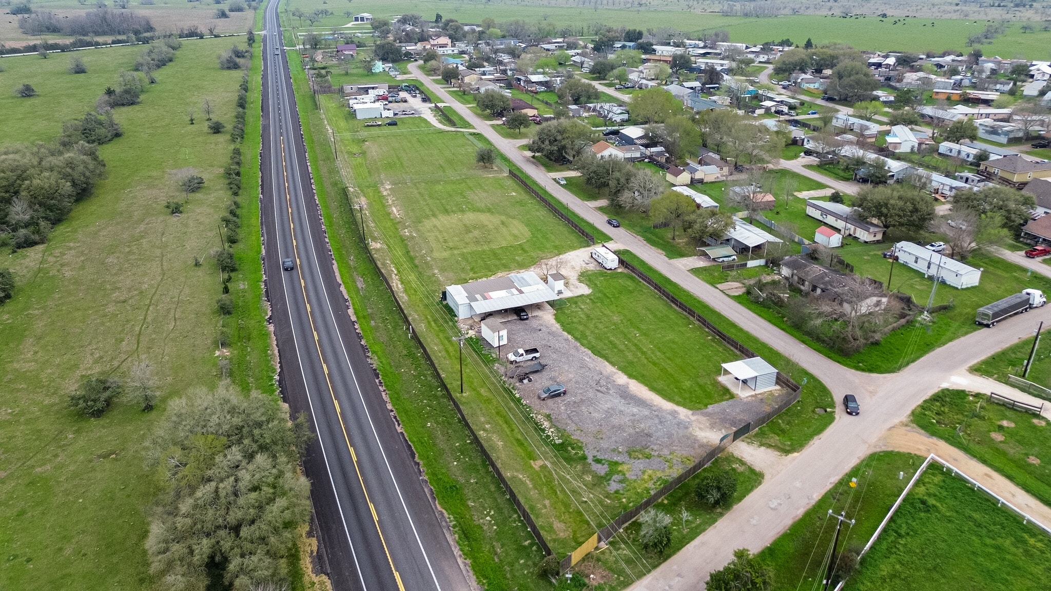 547 W Navigation St, Brookshire, TX for Sale
