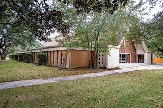 Baytown, TX Churches - 701 N Pruett St