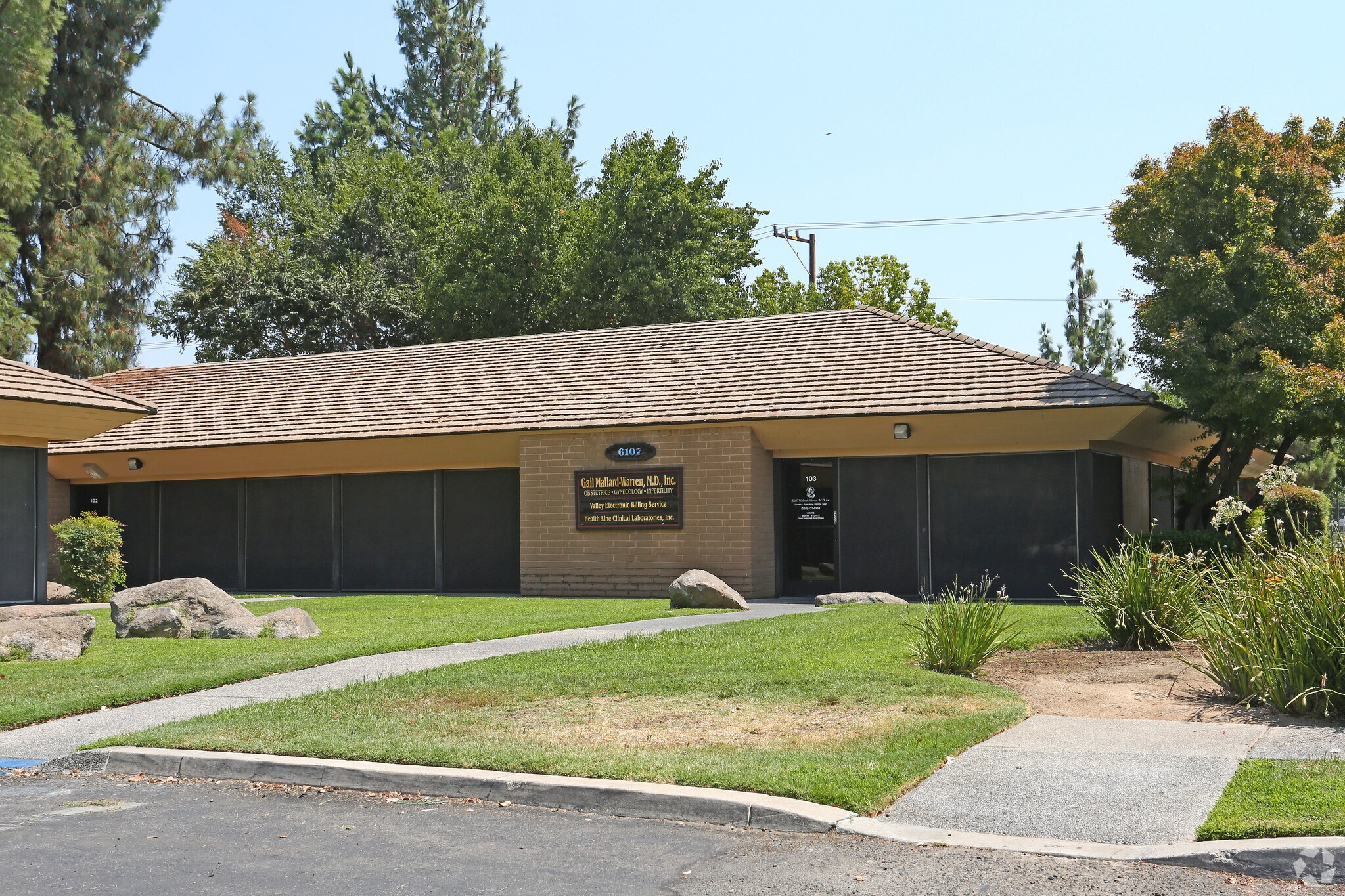6107 N 1st St, Fresno, CA for Rent