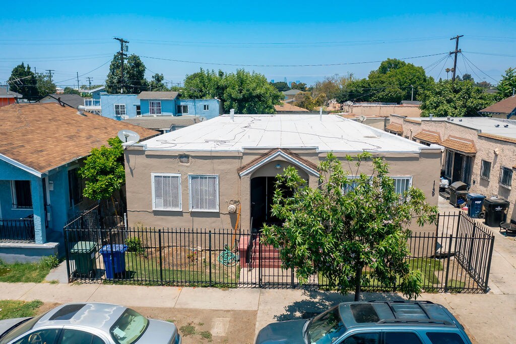 1139 E 68th St, Los Angeles, CA for Sale