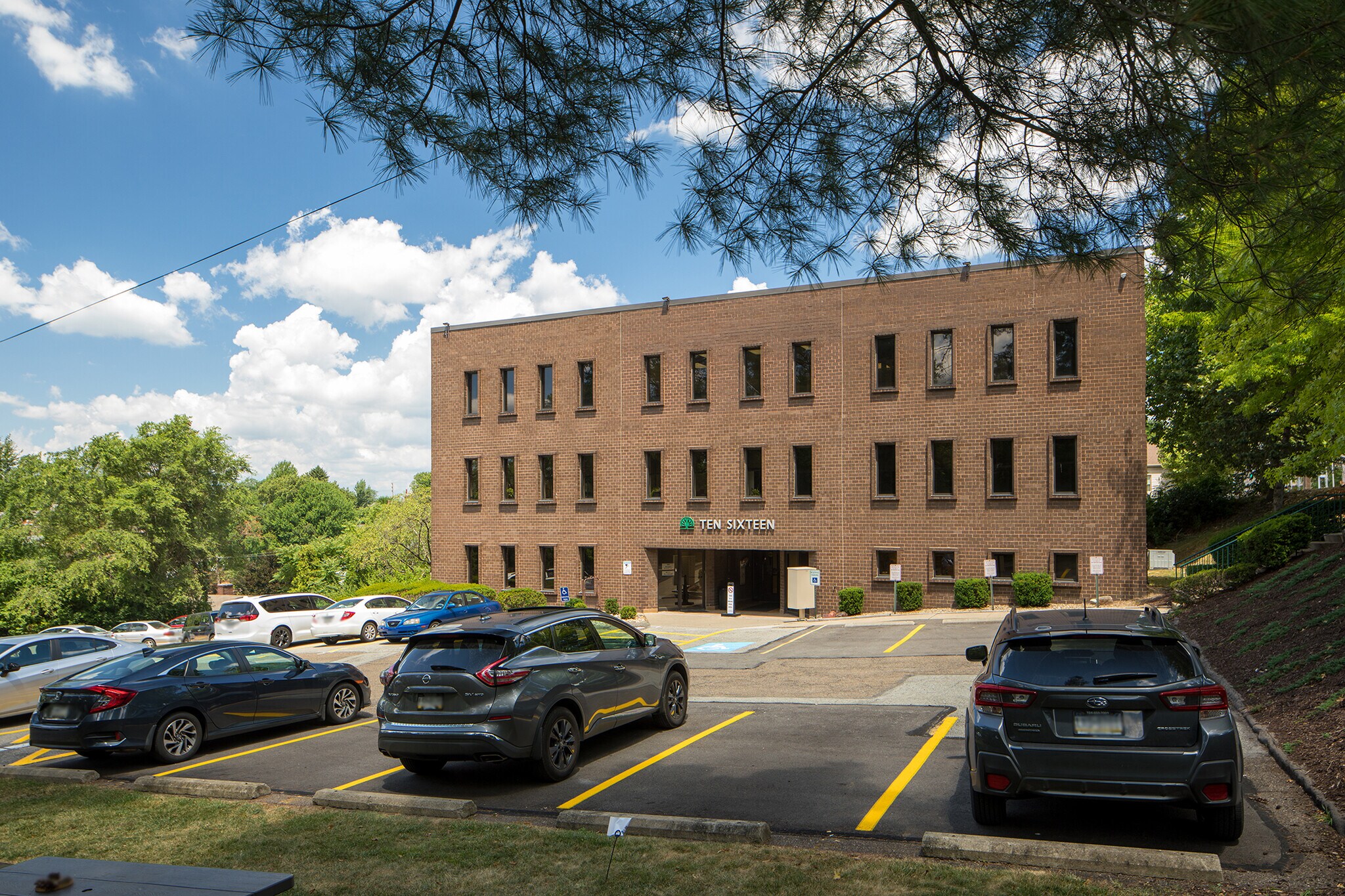 1016 Greentree Rd, Pittsburgh, PA for Rent