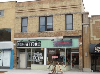 Oshkosh, WI Storefront Retail/Residential - 578 N Main St