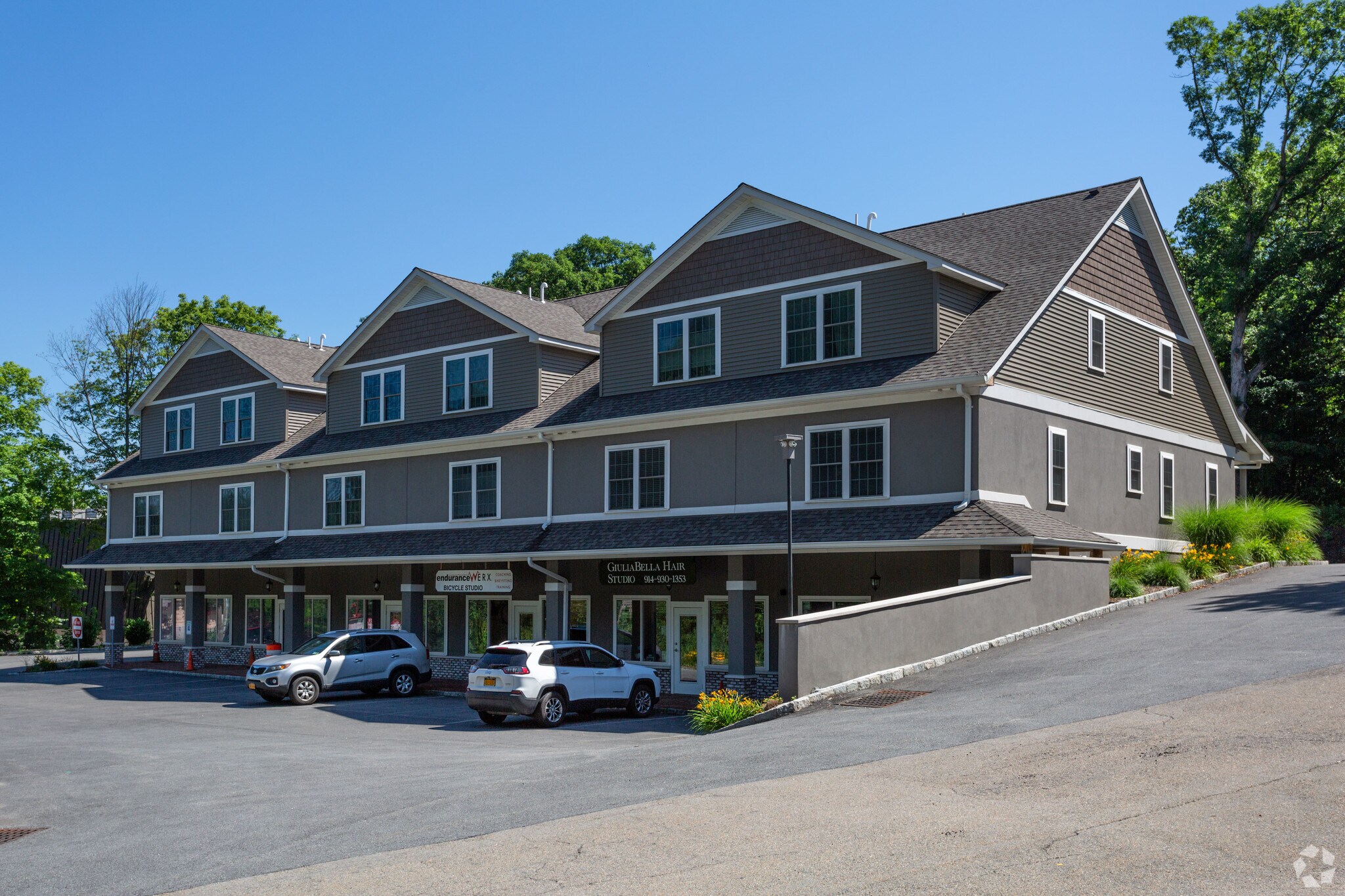 2081-2083 Albany Post Rd, Montrose, NY for Rent
