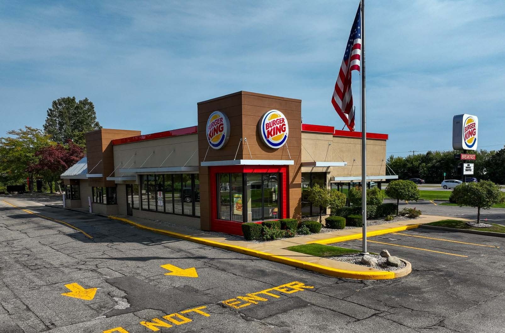 261 S State St, Zeeland, MI for Sale