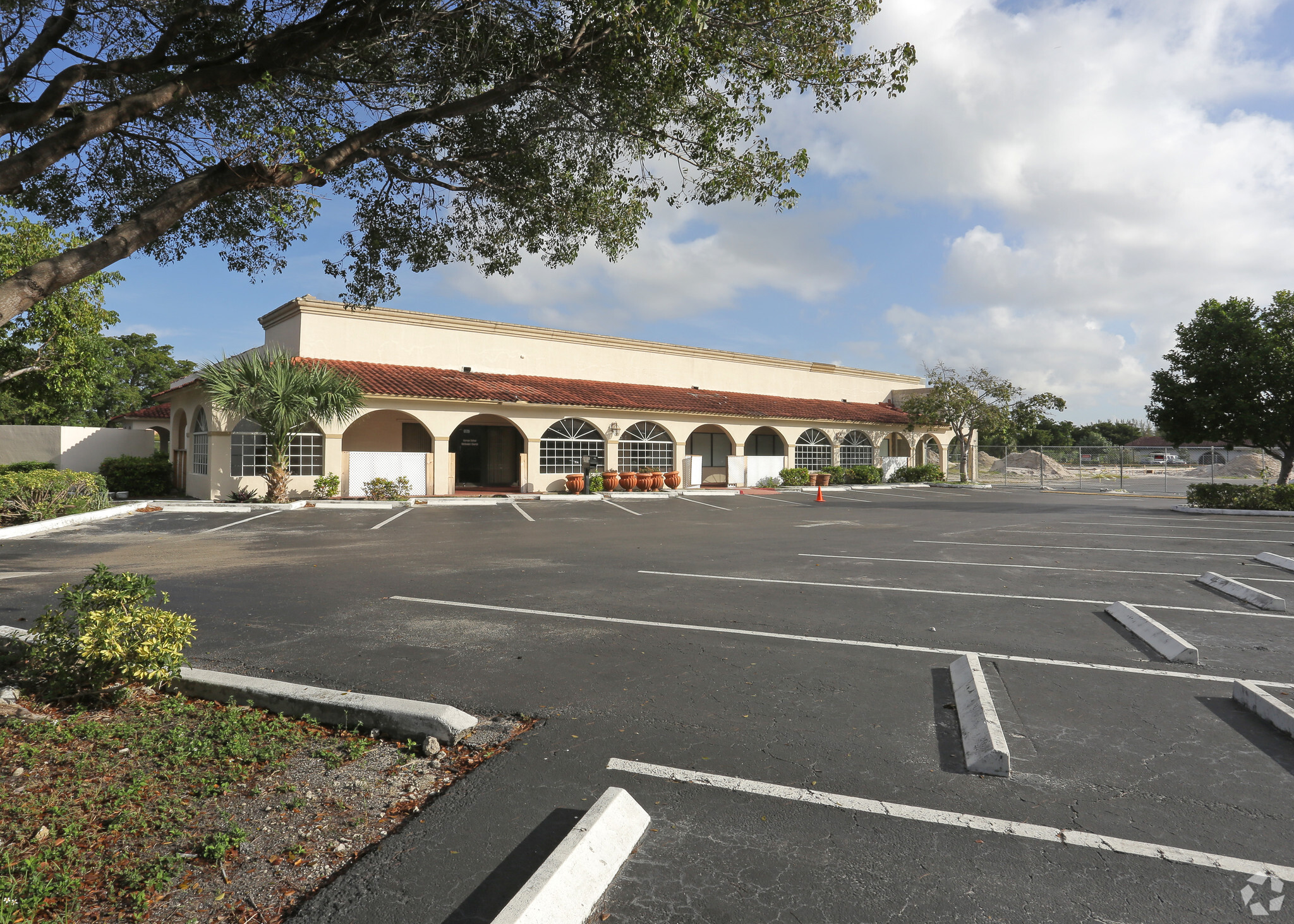 6539 W Commercial Blvd, Fort Lauderdale, FL for Rent