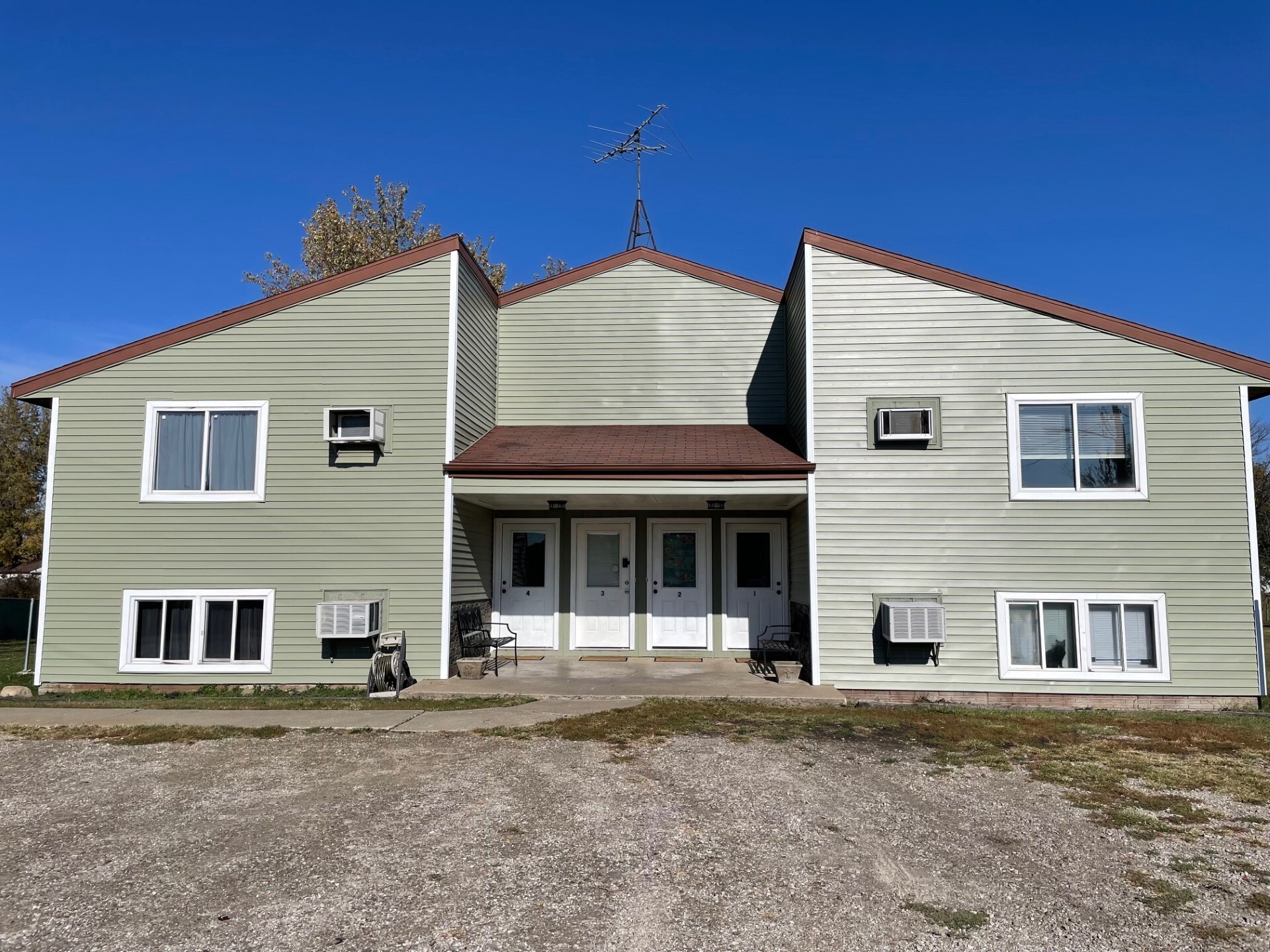 206 1/2 E Church St, Gilman, IA for Sale