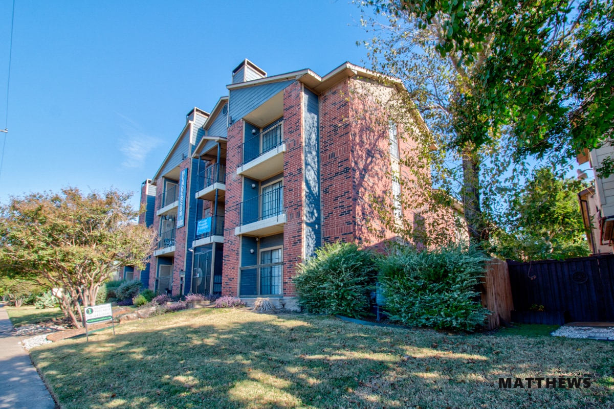 1820 N Garrett Ave, Dallas, TX for Sale