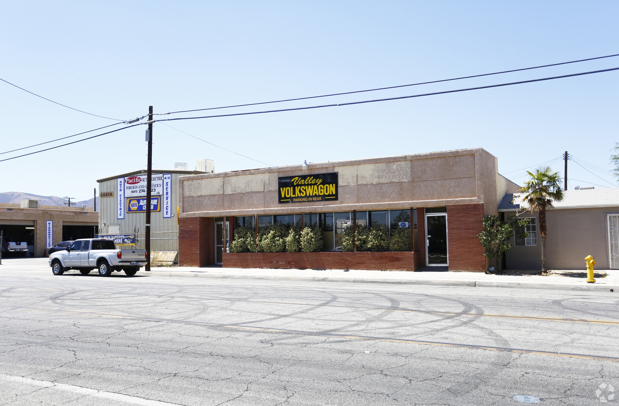 38525 6th St E, Palmdale, CA for Sale