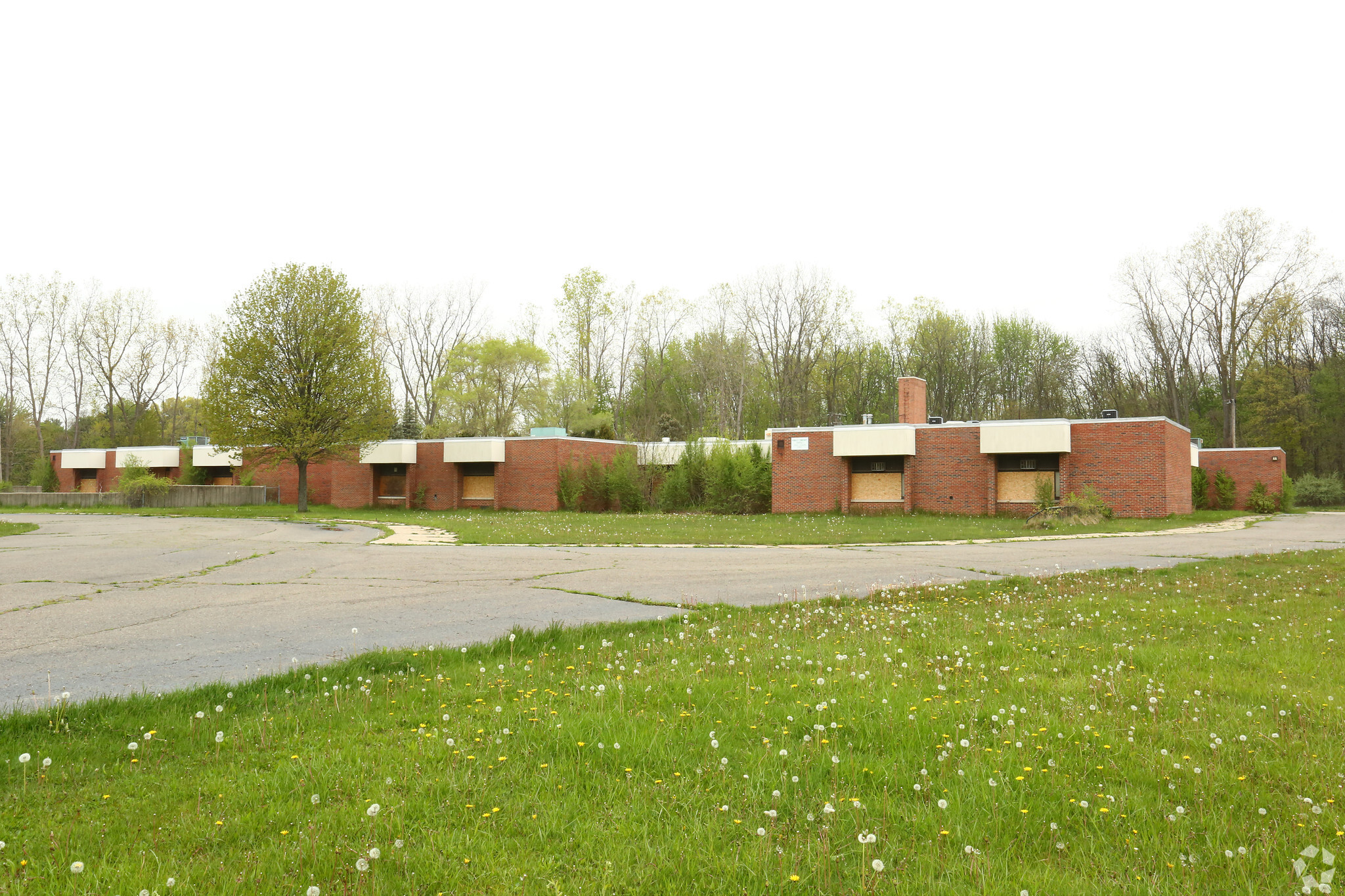 39000 Superior St, Romulus, MI for Sale