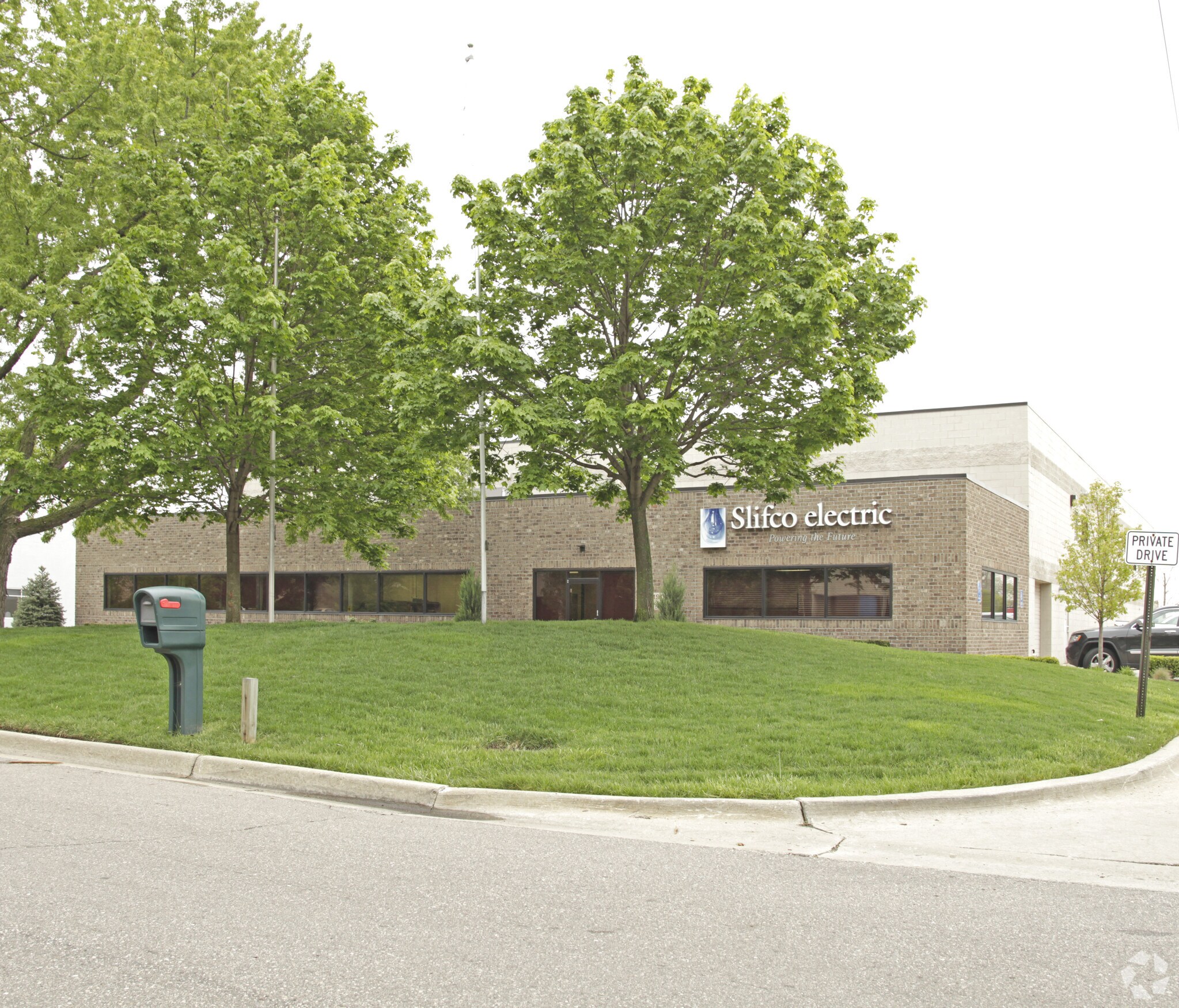 1904 Woodslee Dr Troy, MI 48083 Industrial Property for Lease on