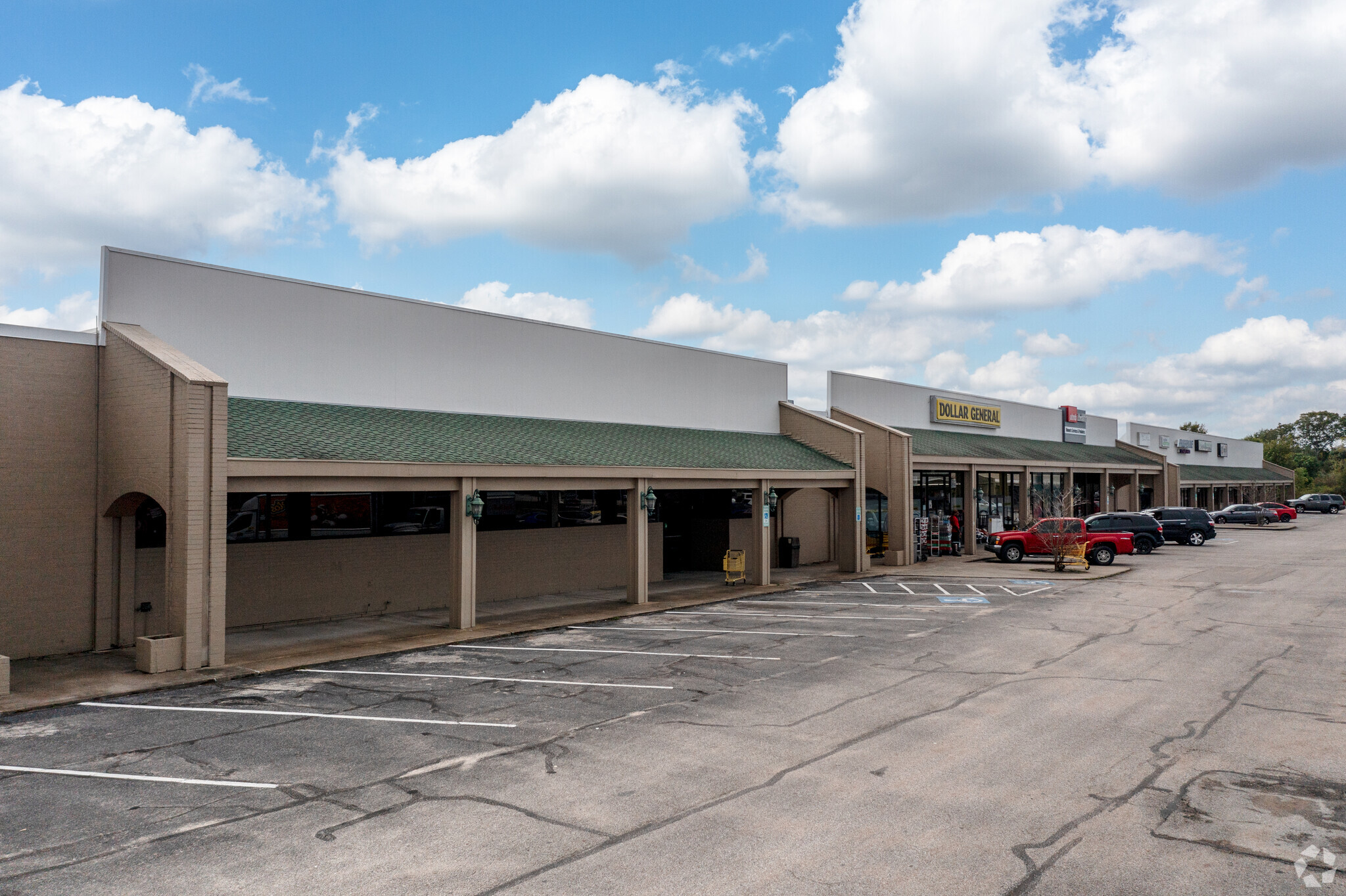 1100-1116 E Mulberry St, Angleton, TX for Rent